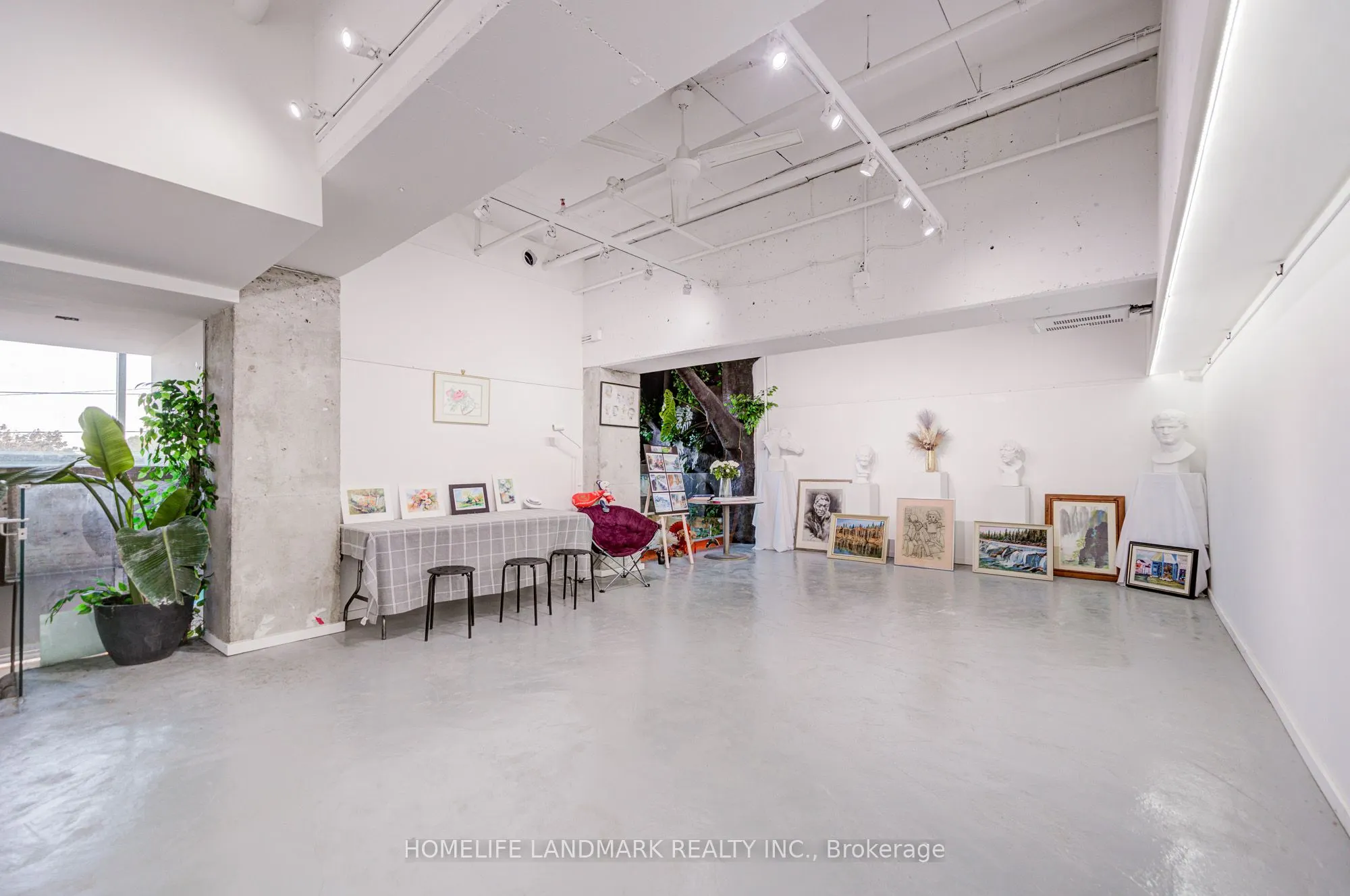 4602 Steeles Avenue, #R3
