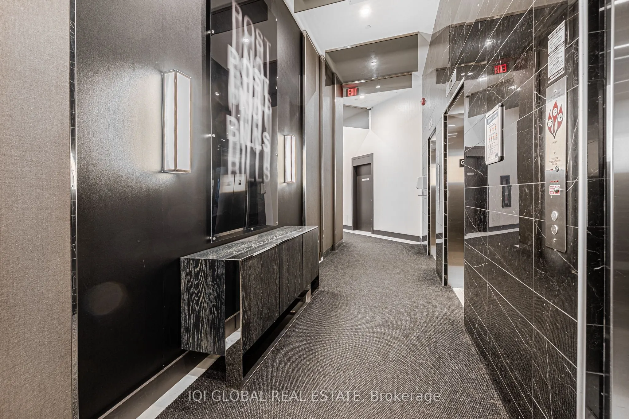 9471 Yonge Street, #301