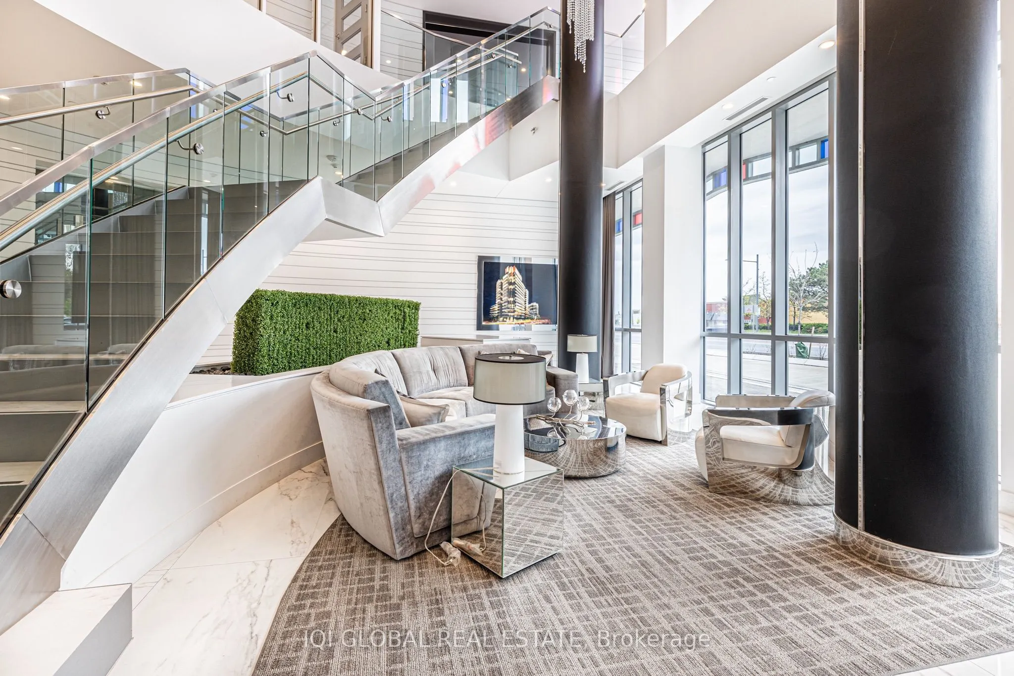 9471 Yonge Street, #301