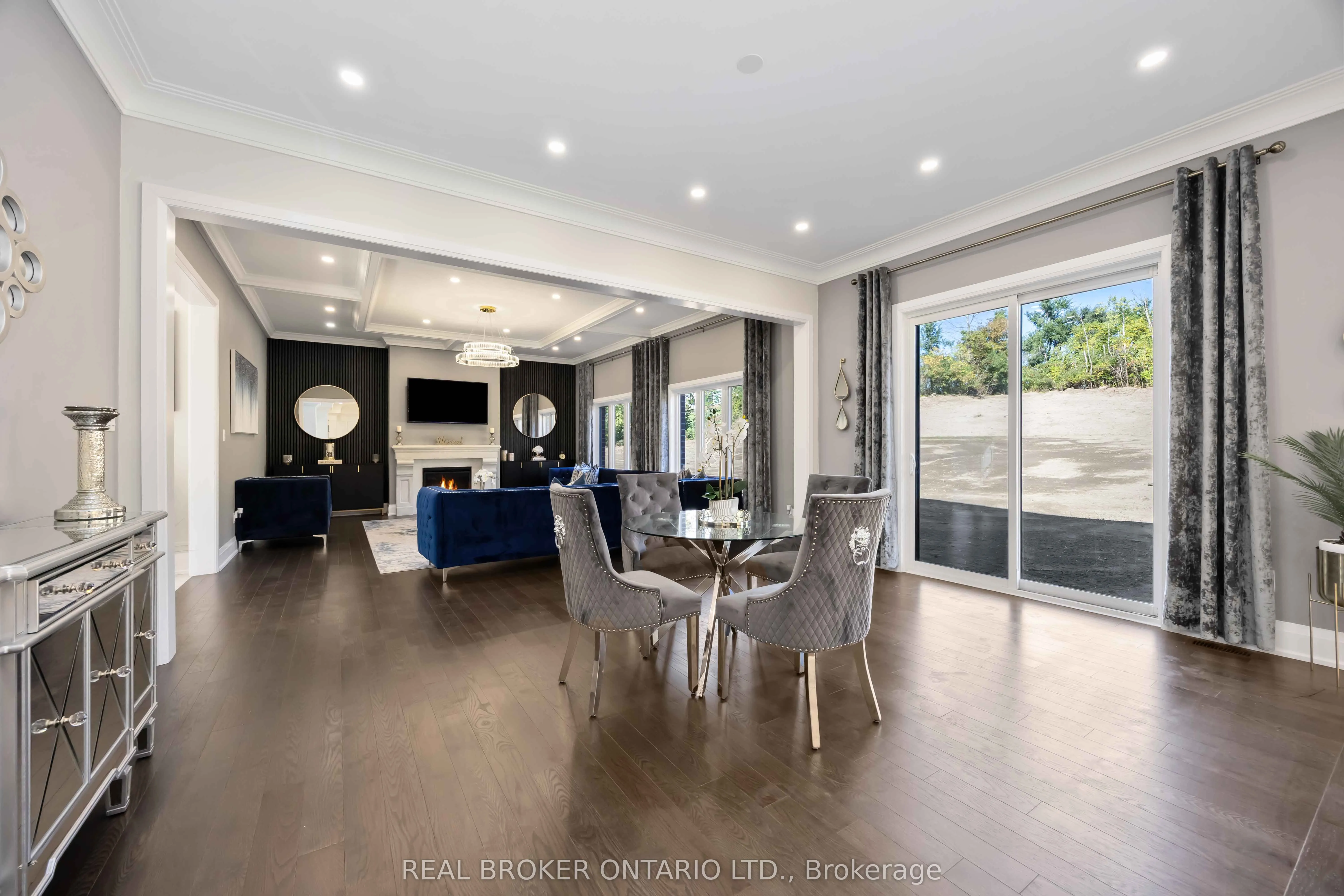 2236 Pemberton Way