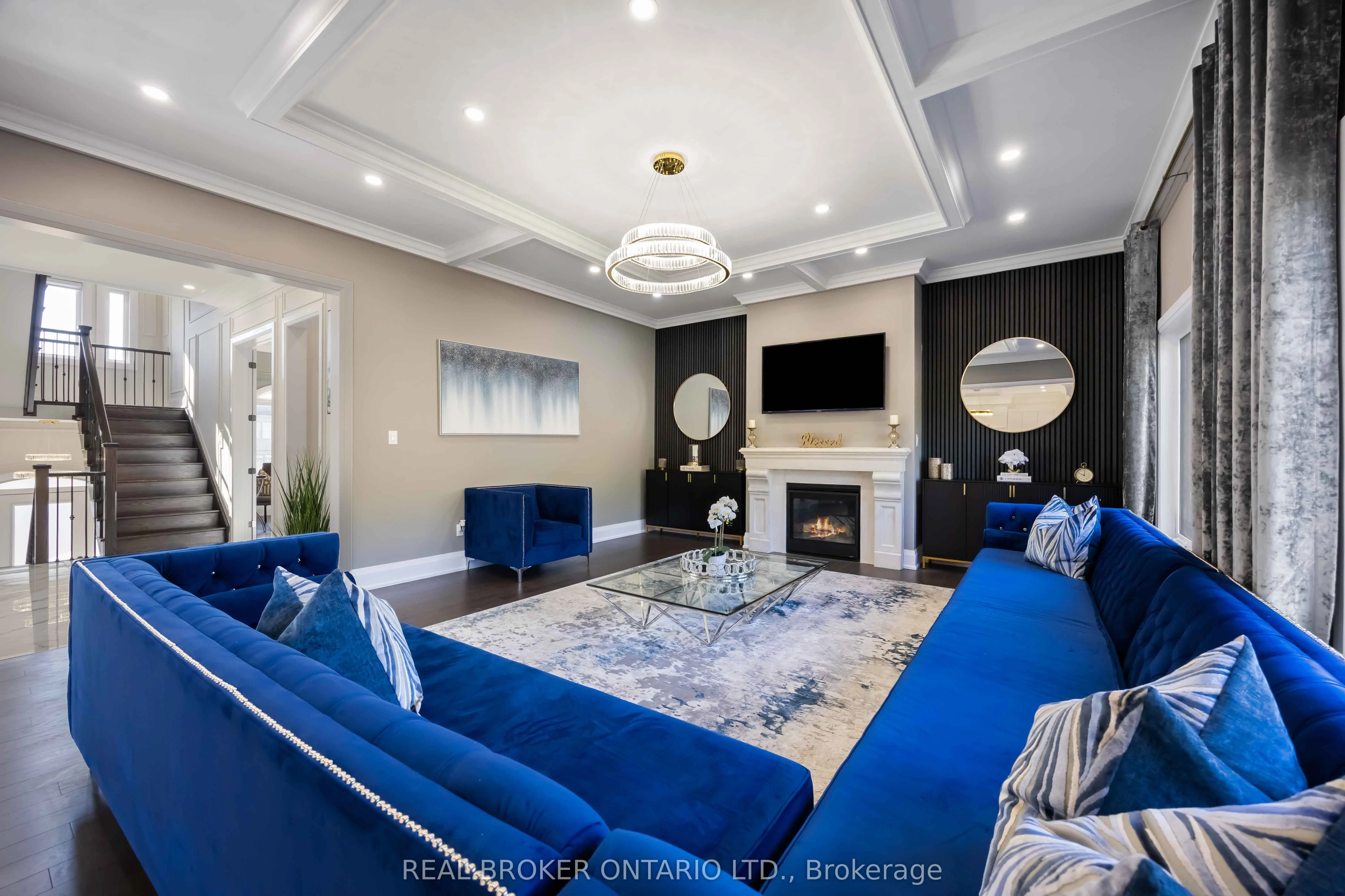 2236 Pemberton Way