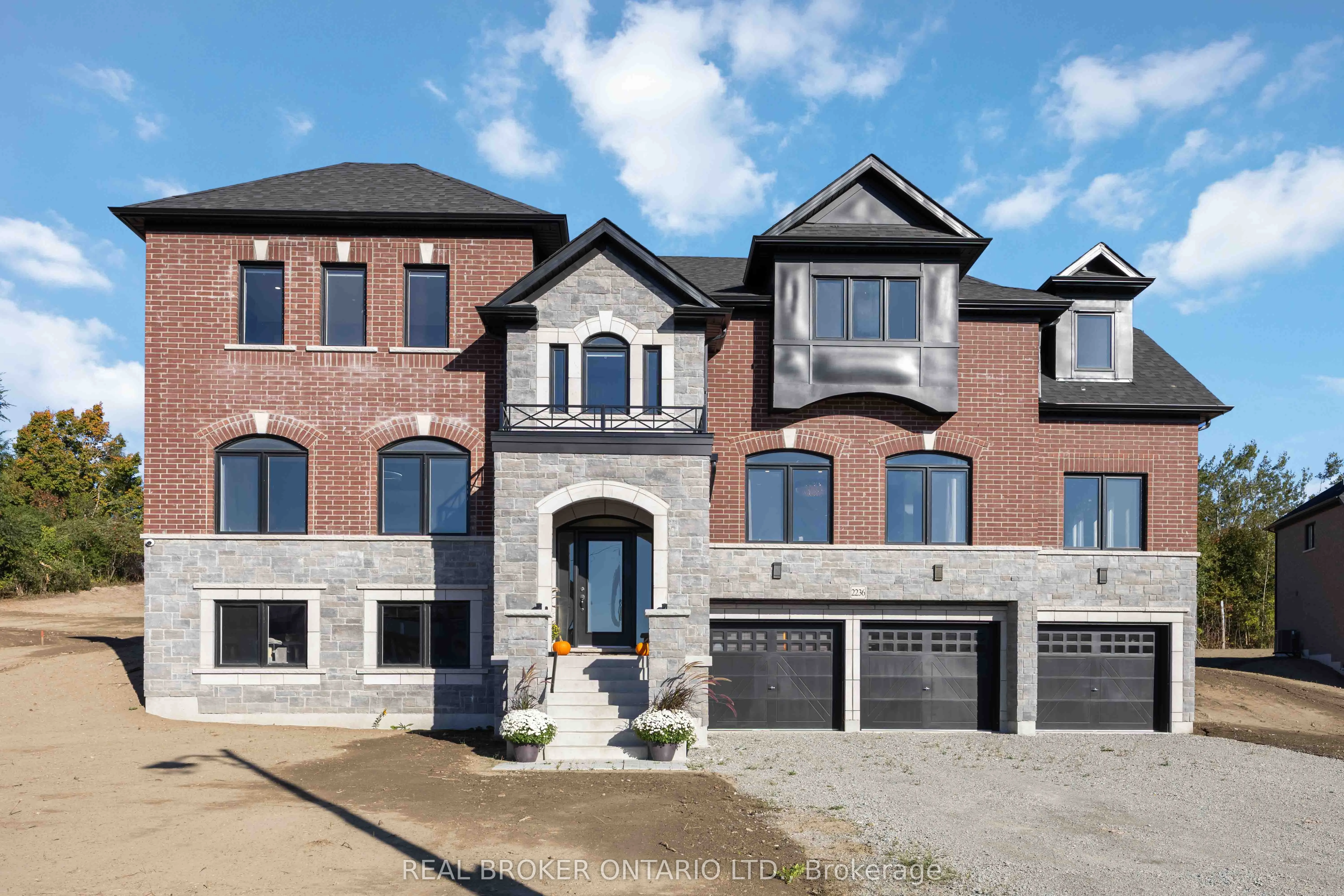 2236 Pemberton Way