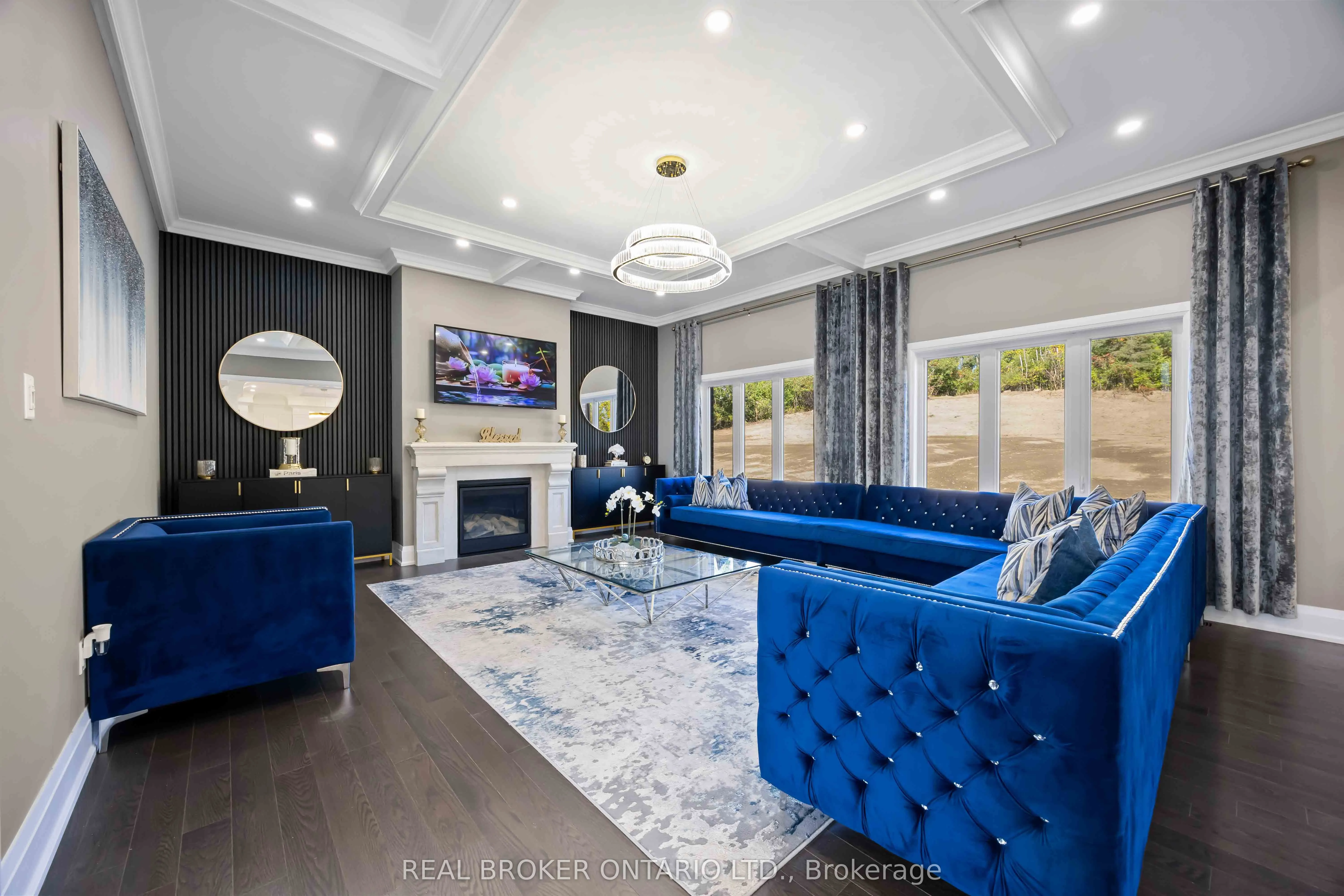 2236 Pemberton Way