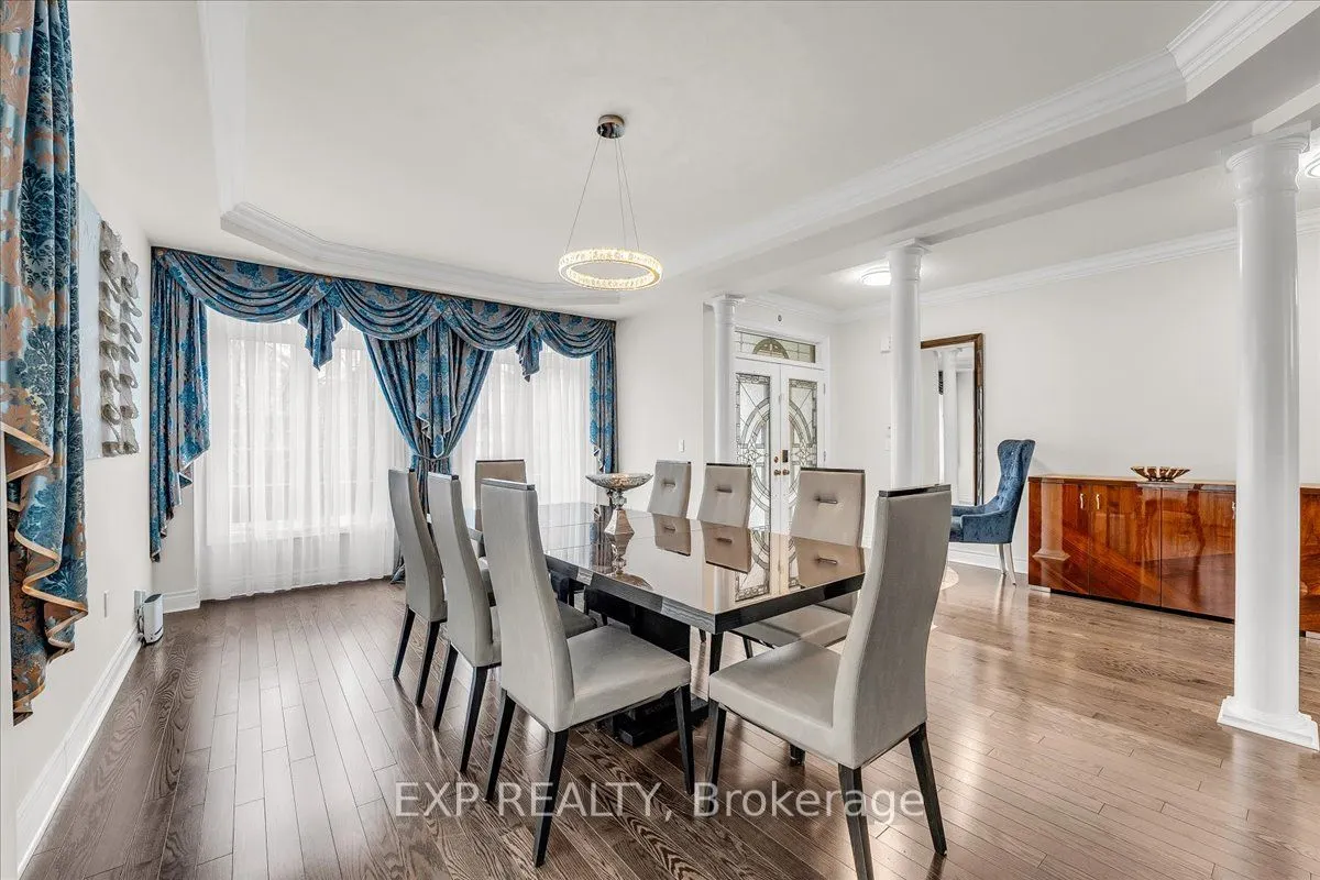 29 William Bowes Boulevard