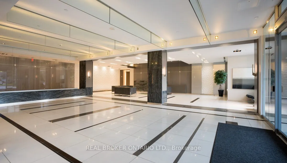 7165 Yonge Street, #1609