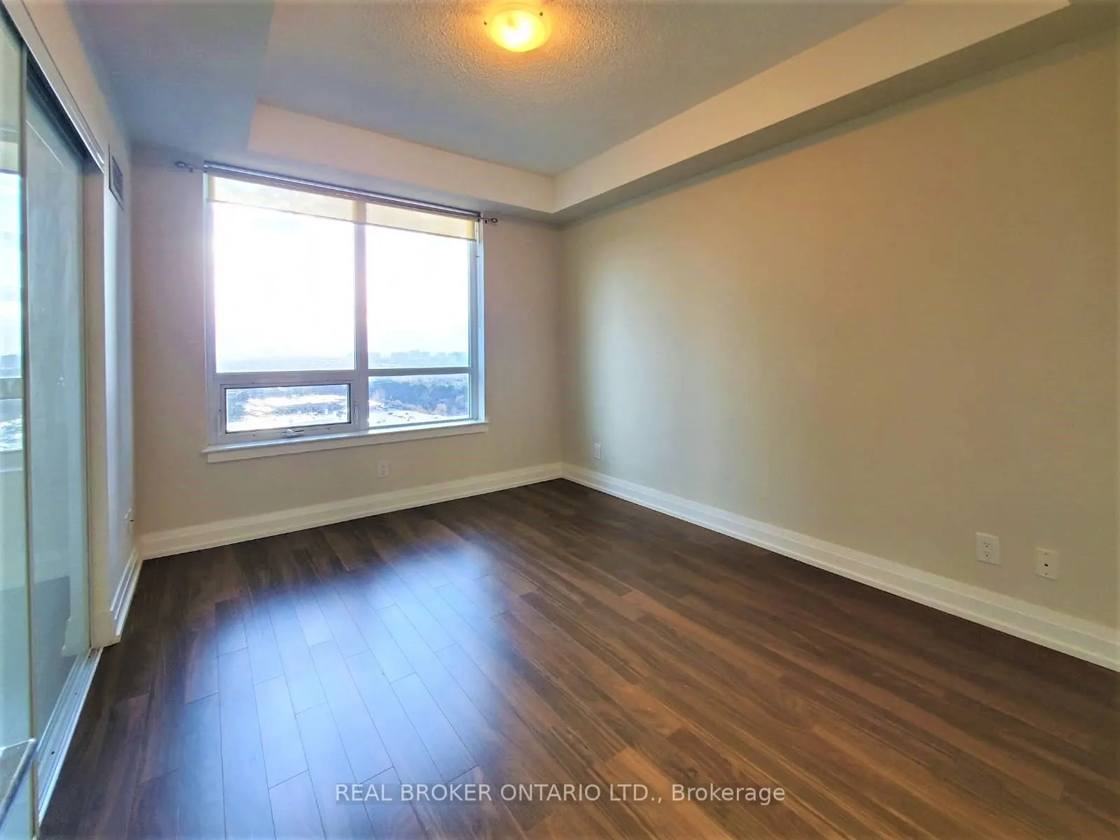 7165 Yonge Street, #1609