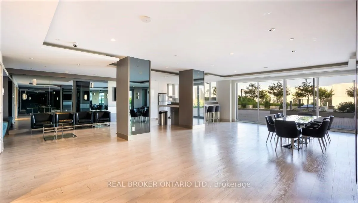 7165 Yonge Street, #1609