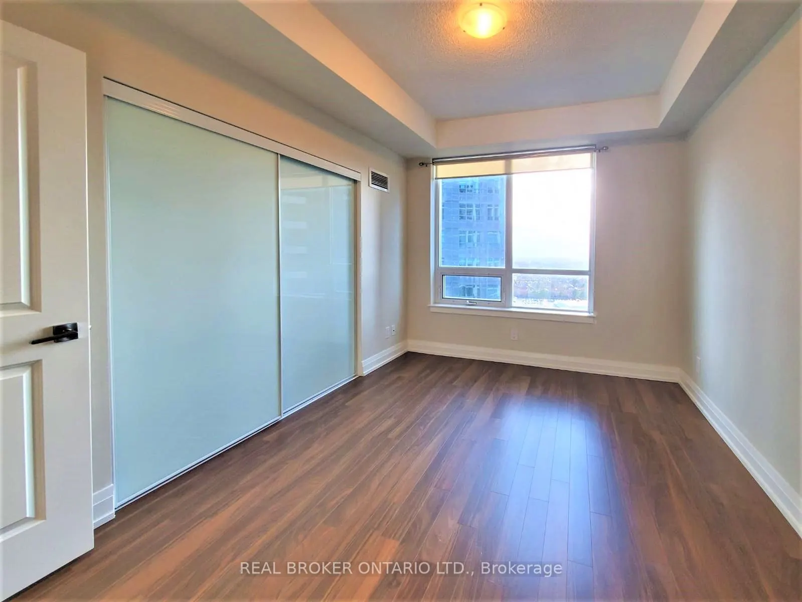 7165 Yonge Street, #1609