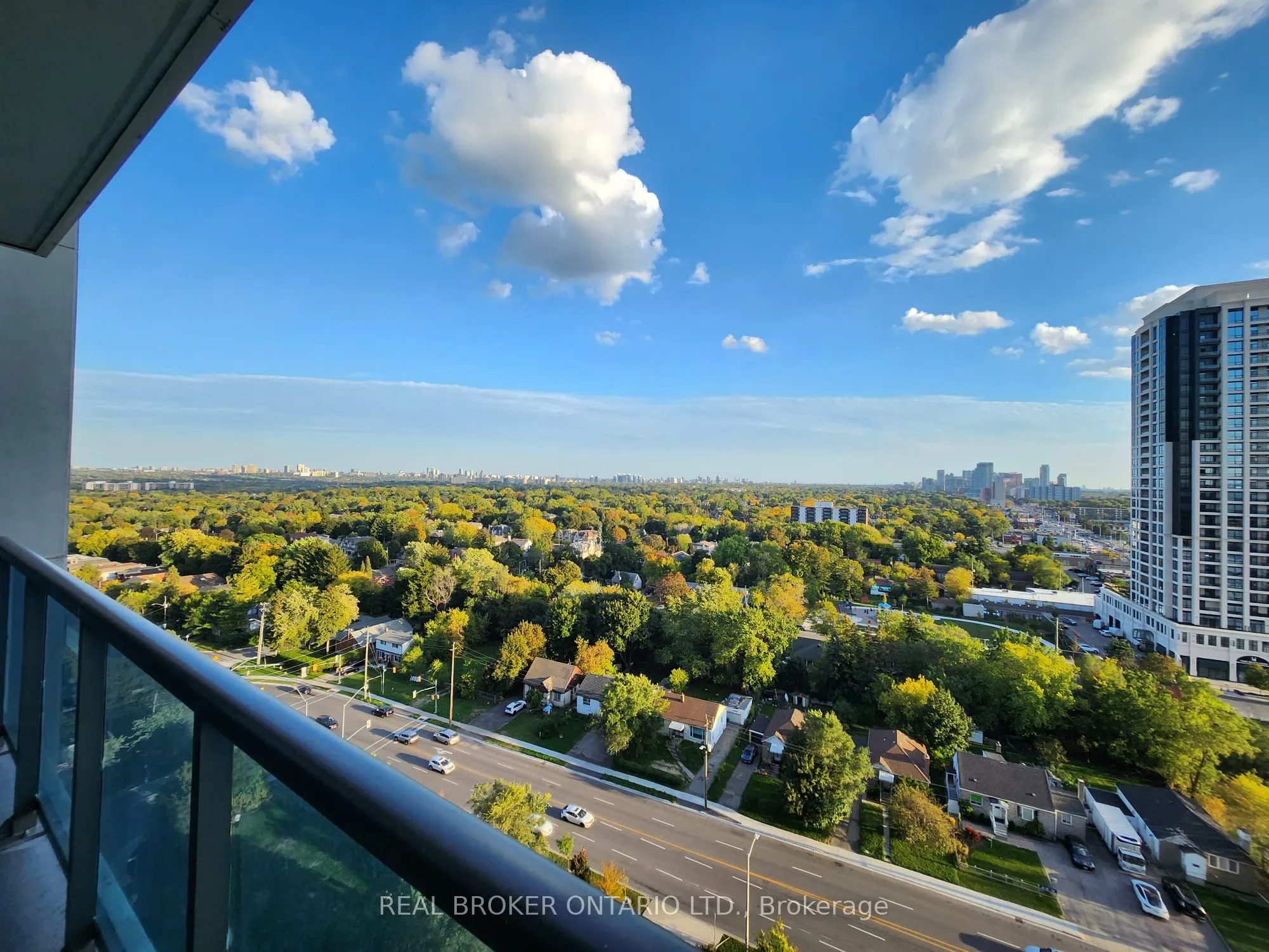 7165 Yonge Street, #1609