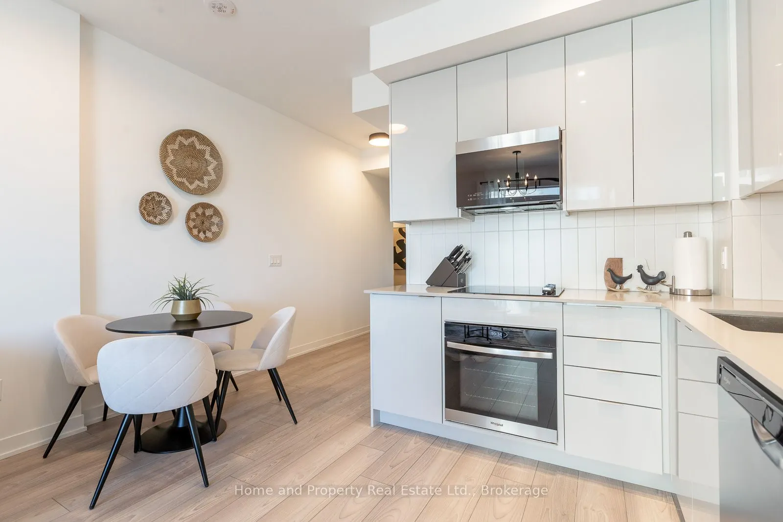 10 Abeja Street, #1213