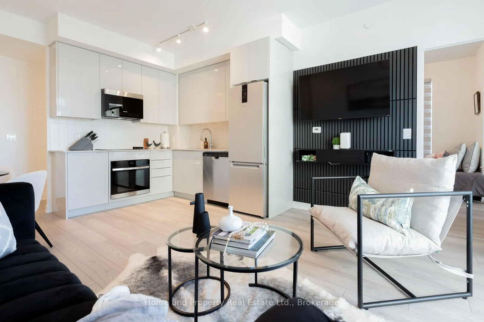 10 Abeja Street, #1213