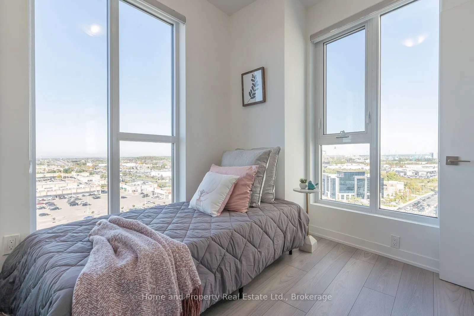 10 Abeja Street, #1213