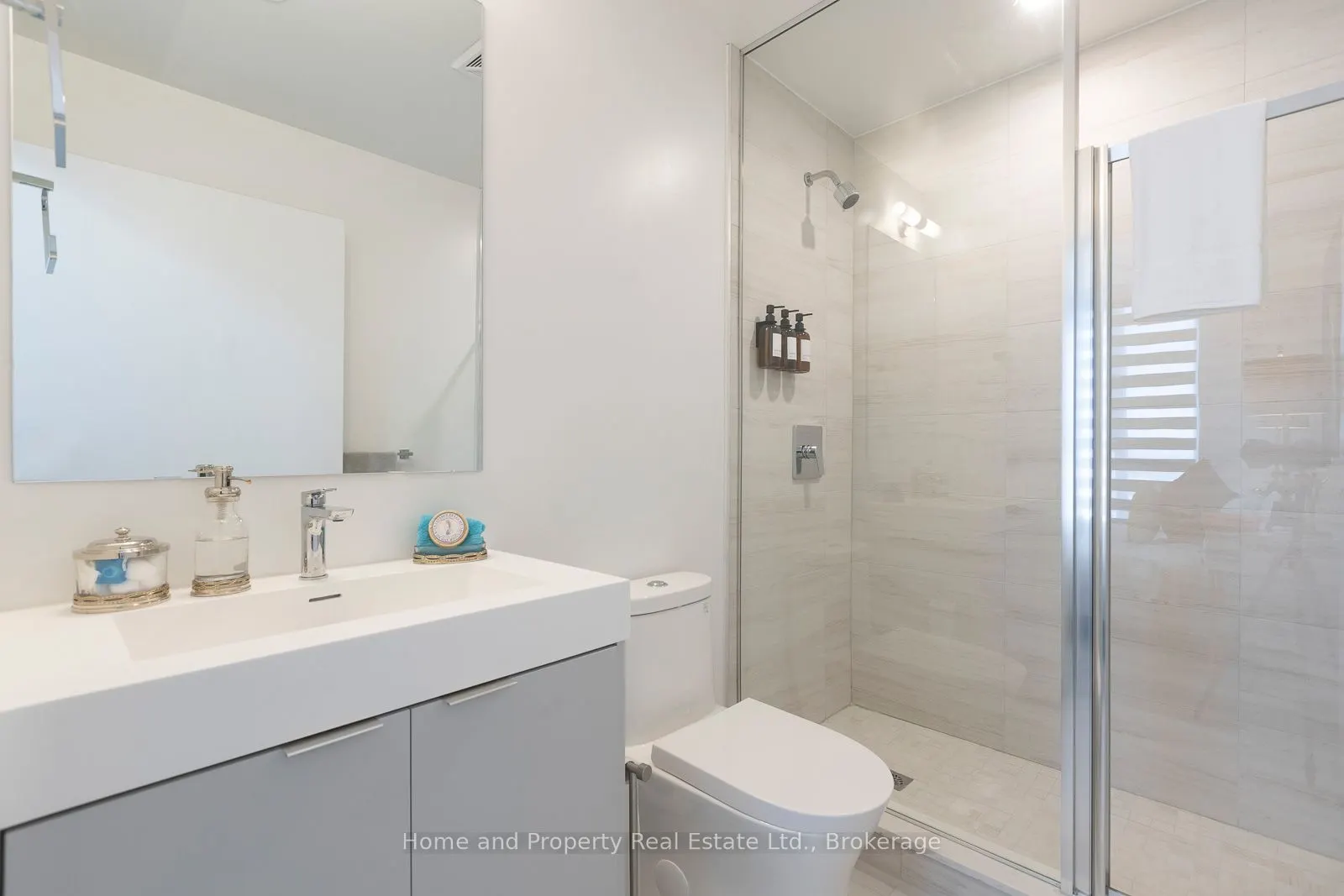 10 Abeja Street, #1213