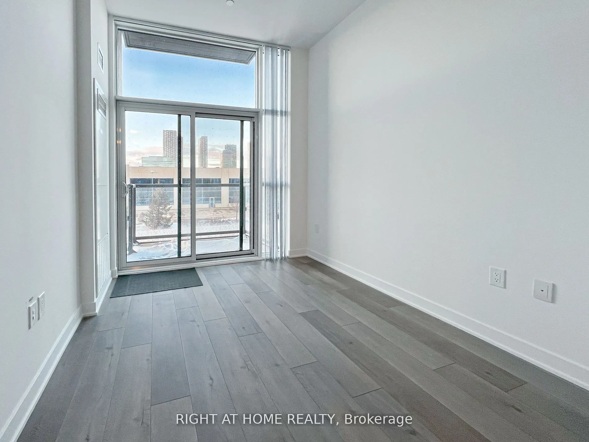 38 Honeycrisp Crescent, #215