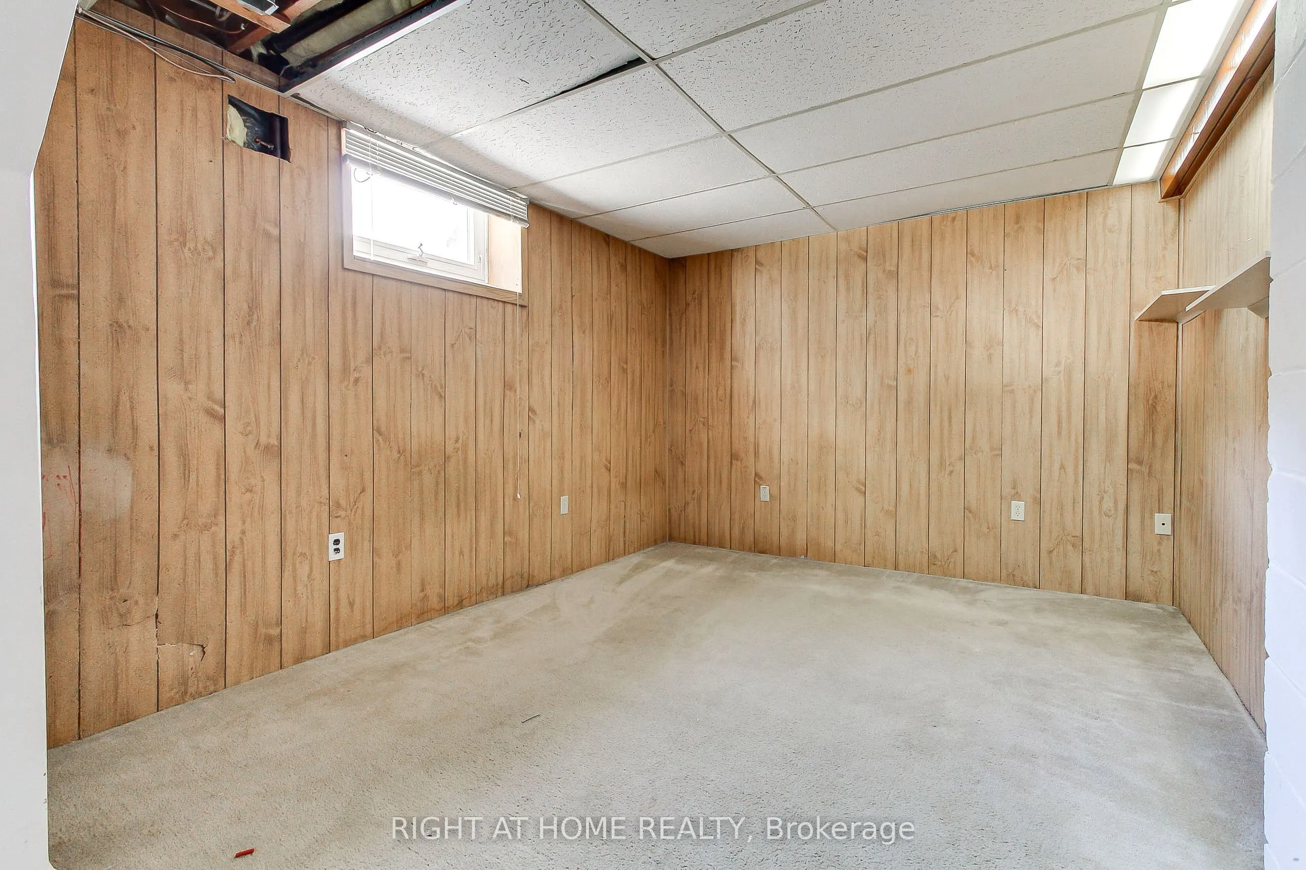 40 Kitimat Crescent