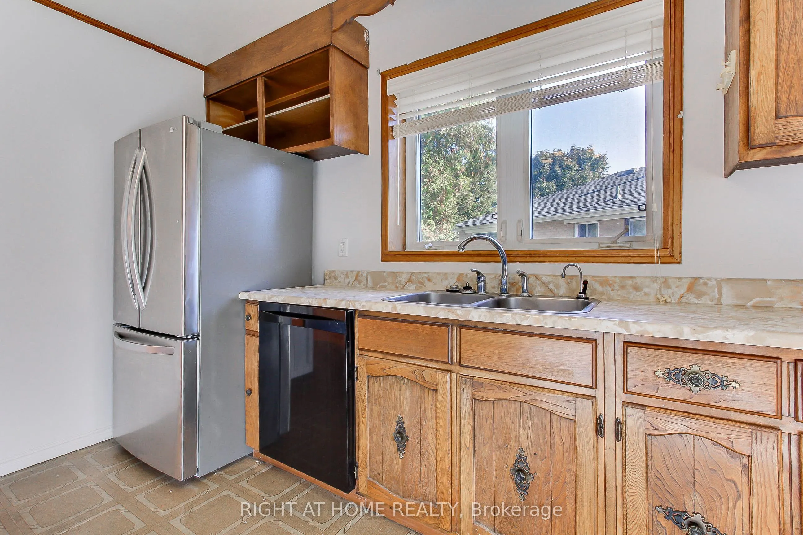 40 Kitimat Crescent