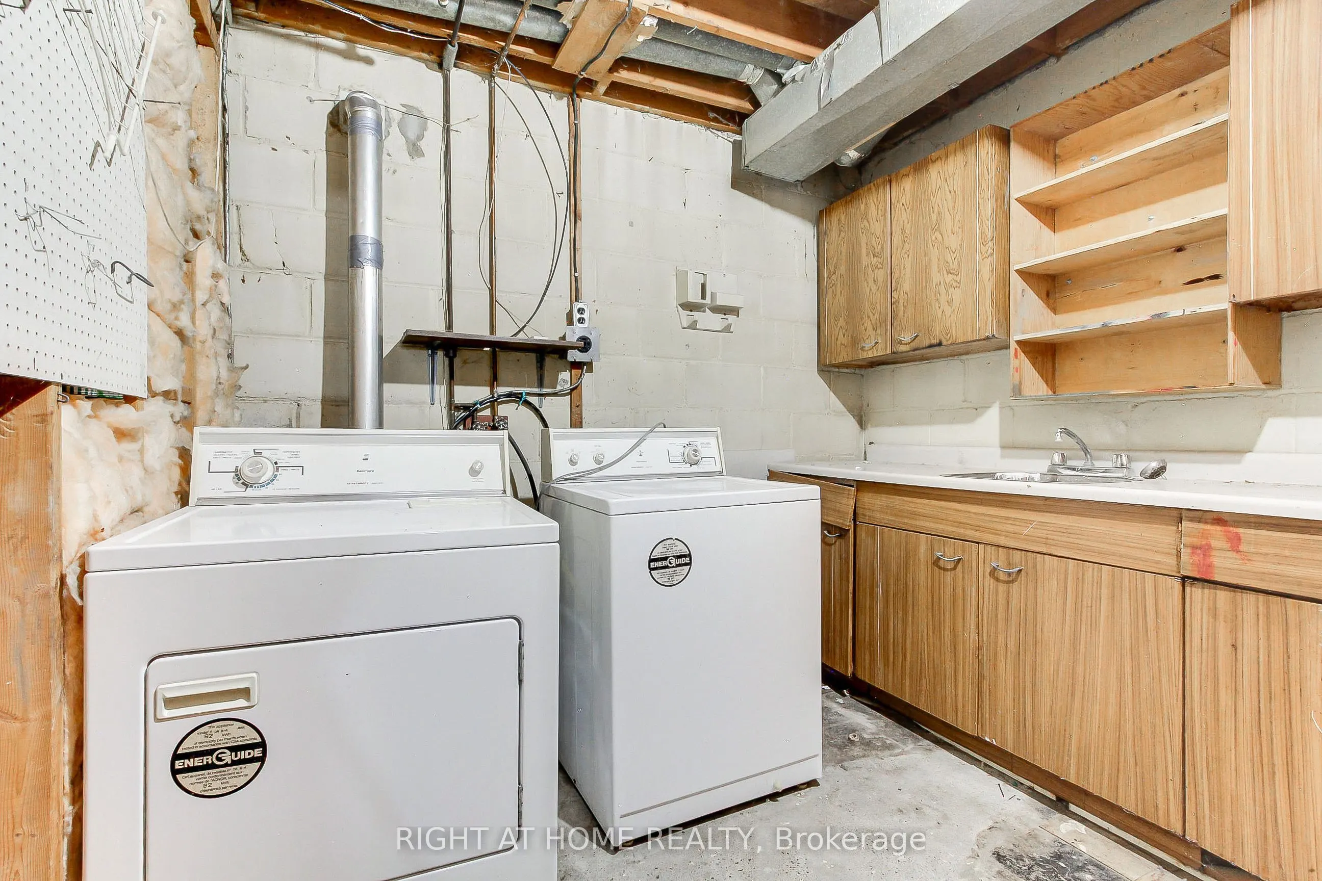 40 Kitimat Crescent