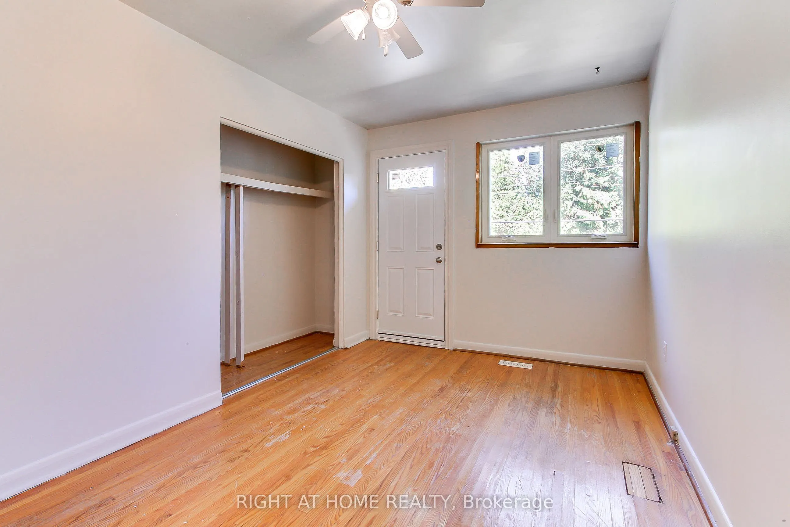 40 Kitimat Crescent