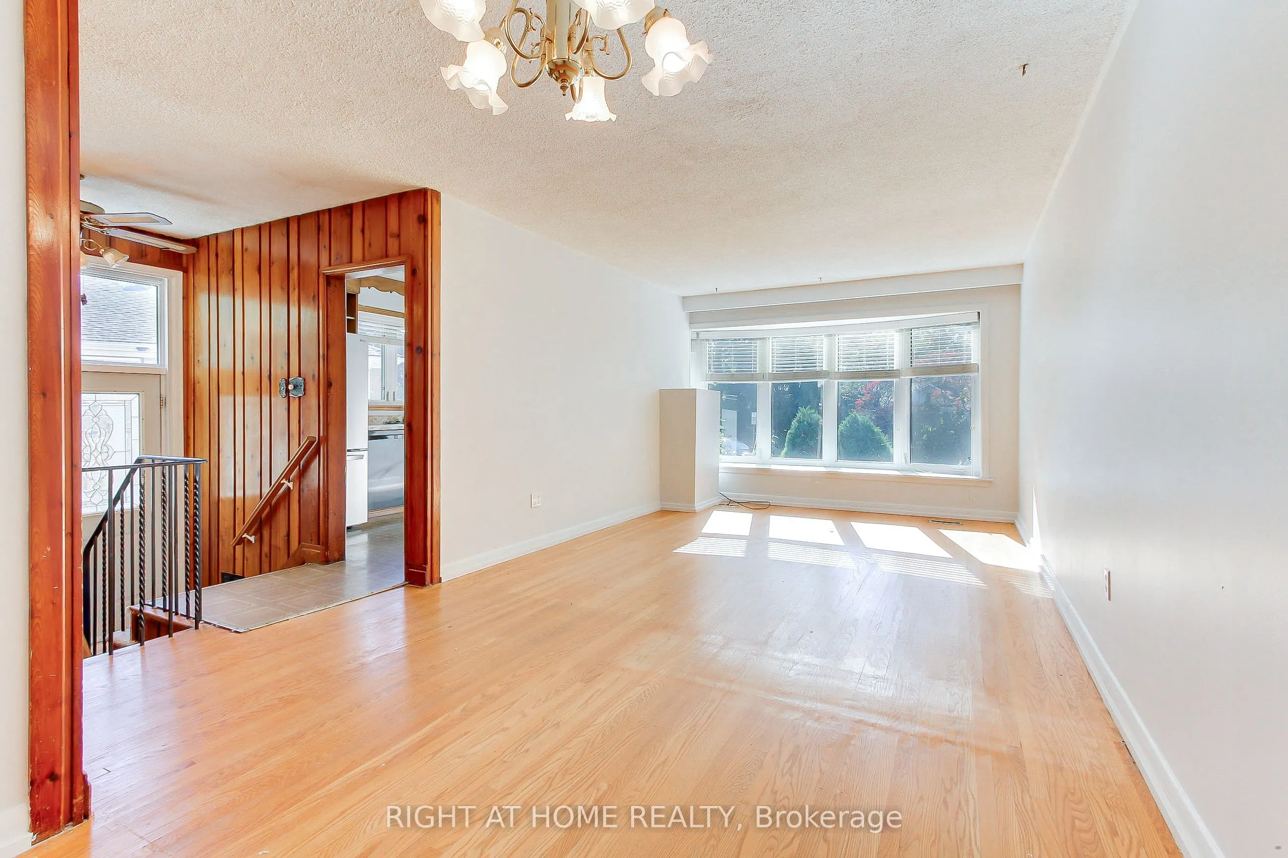 40 Kitimat Crescent