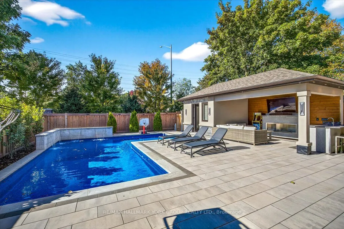 16 Woodland Trail Court
