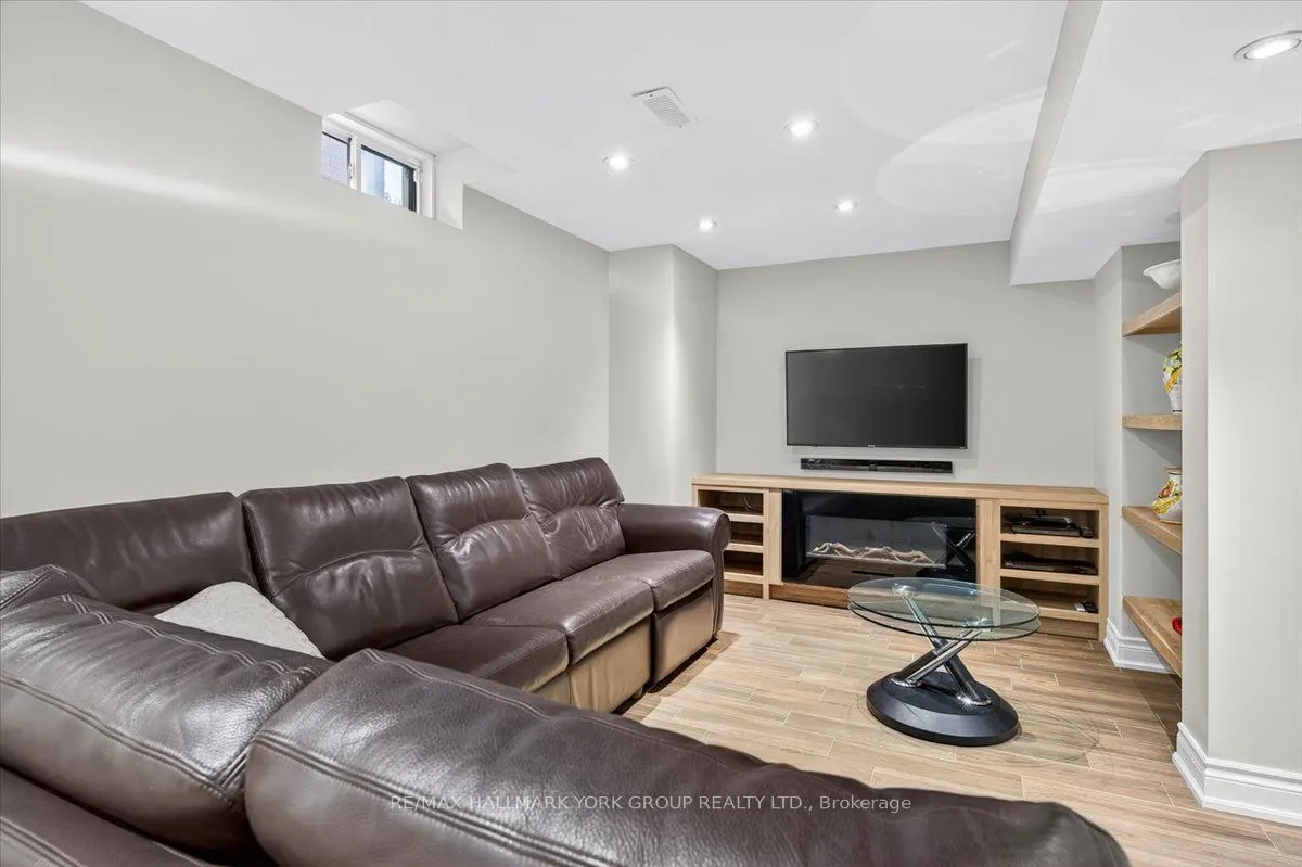 16 Woodland Trail Court