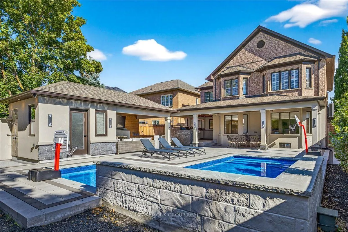 16 Woodland Trail Court