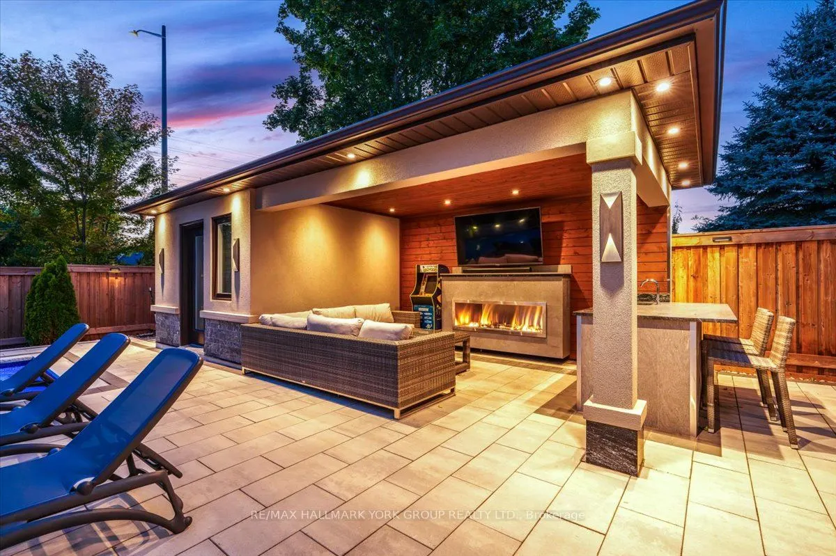 16 Woodland Trail Court