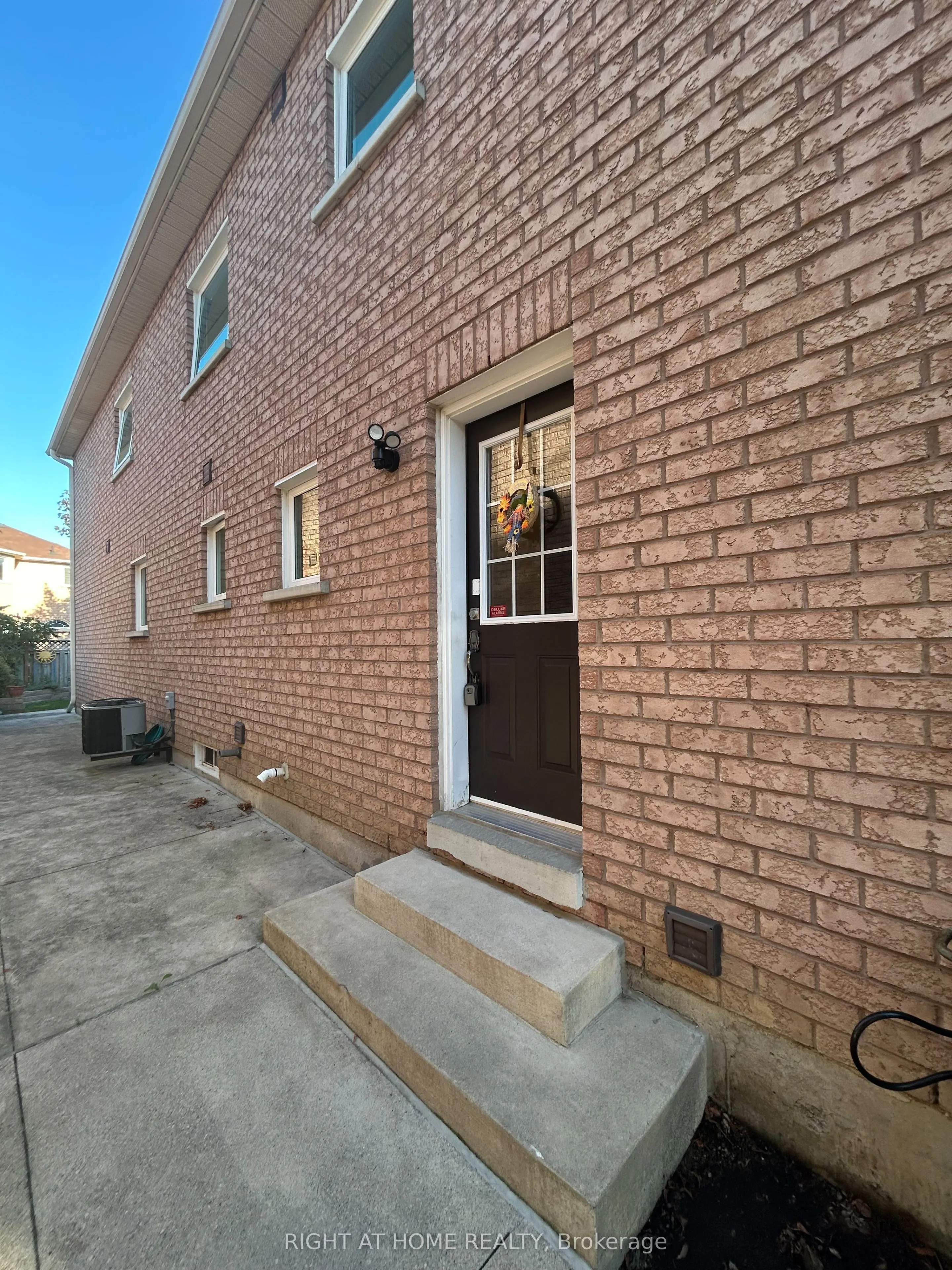 15 Ed Quigg Way