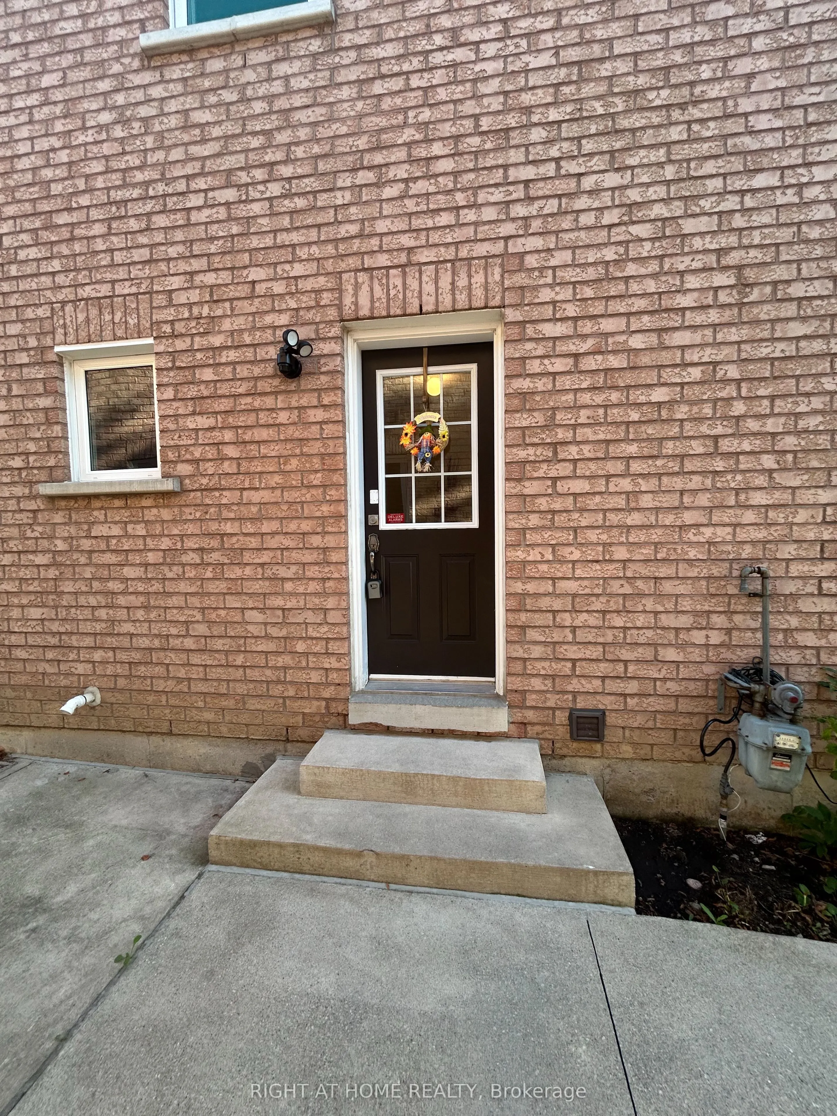 15 Ed Quigg Way