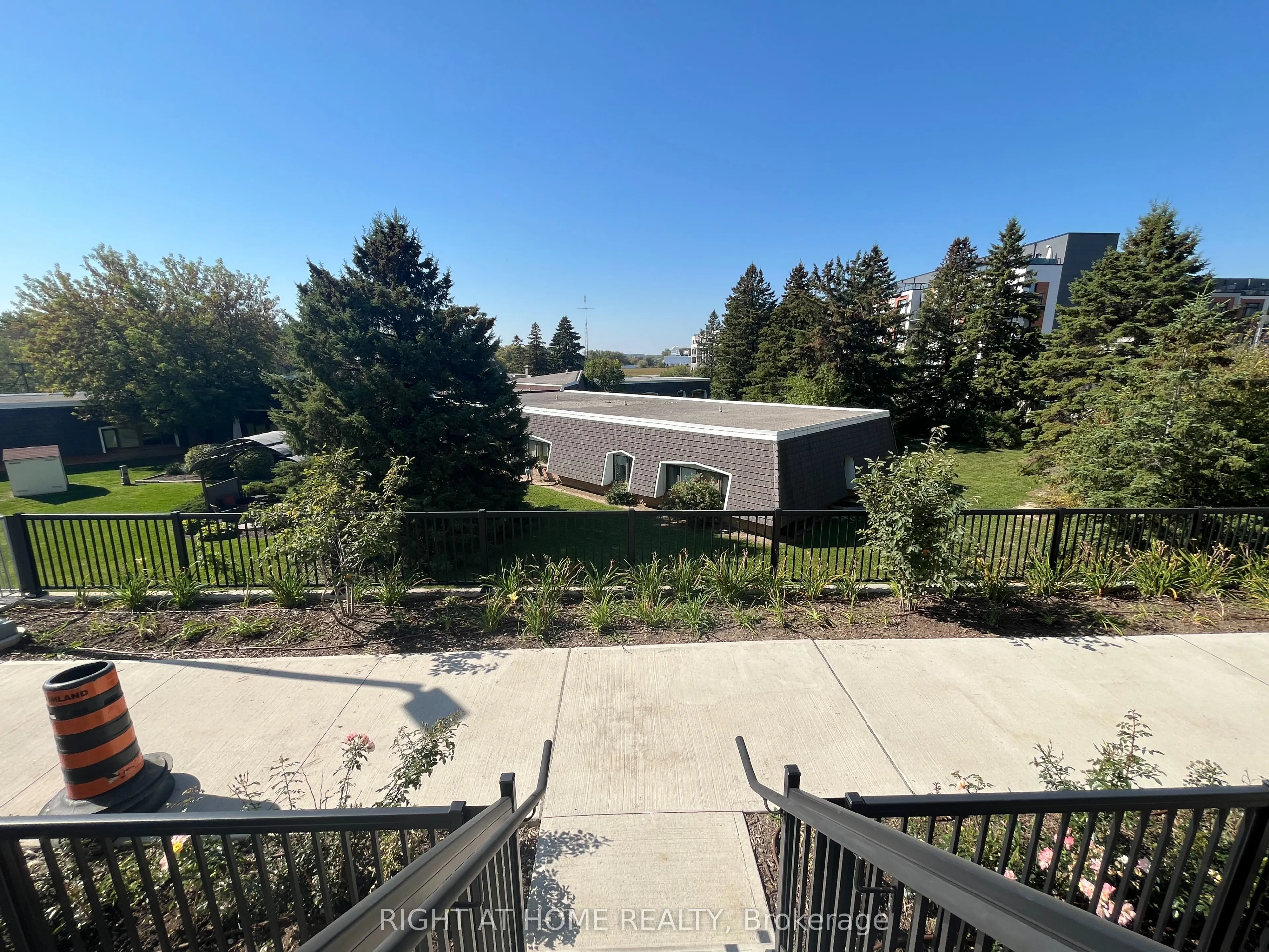 6 Steckley House Lane, #313