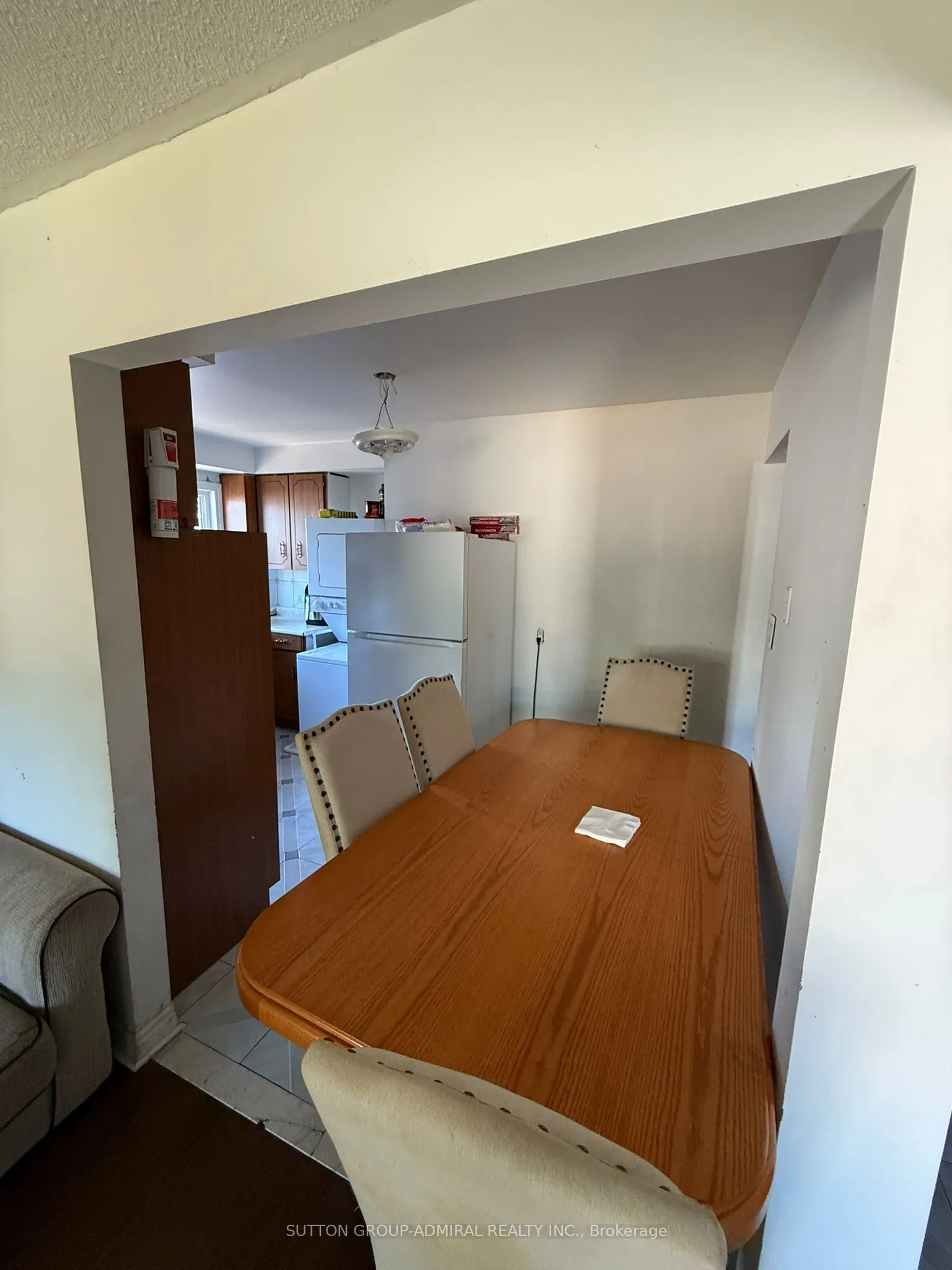 166 Kulpin Avenue, #Main floor