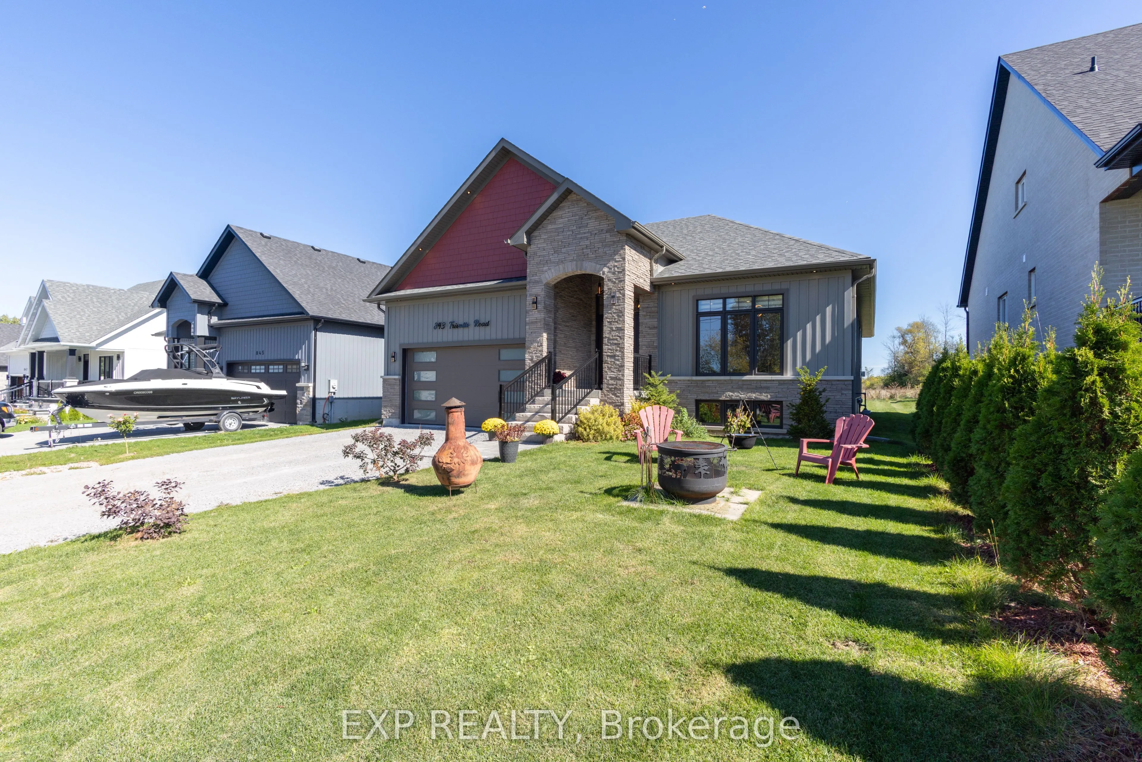 843 Trivetts Road E