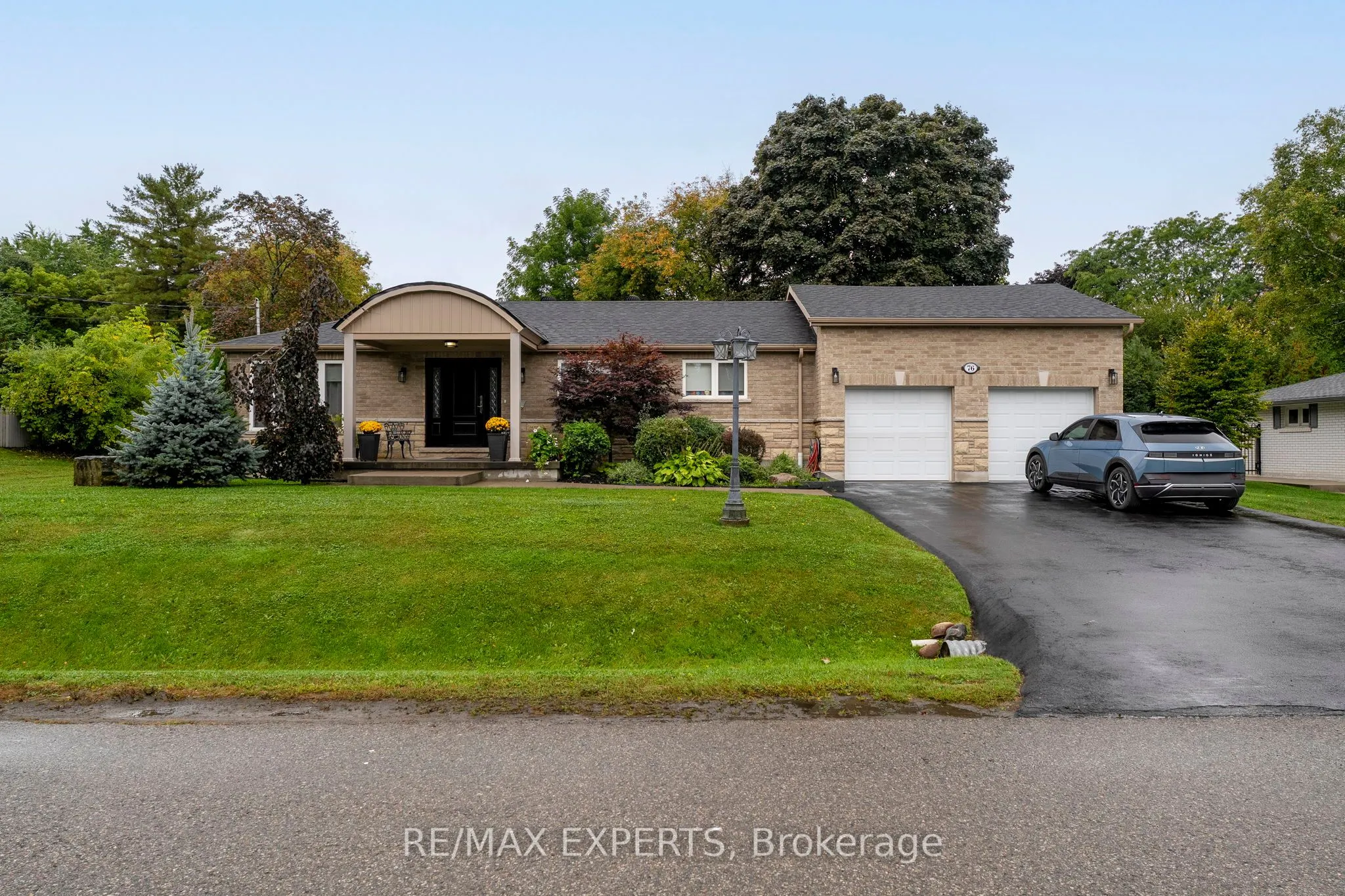 76 Bachley Crescent