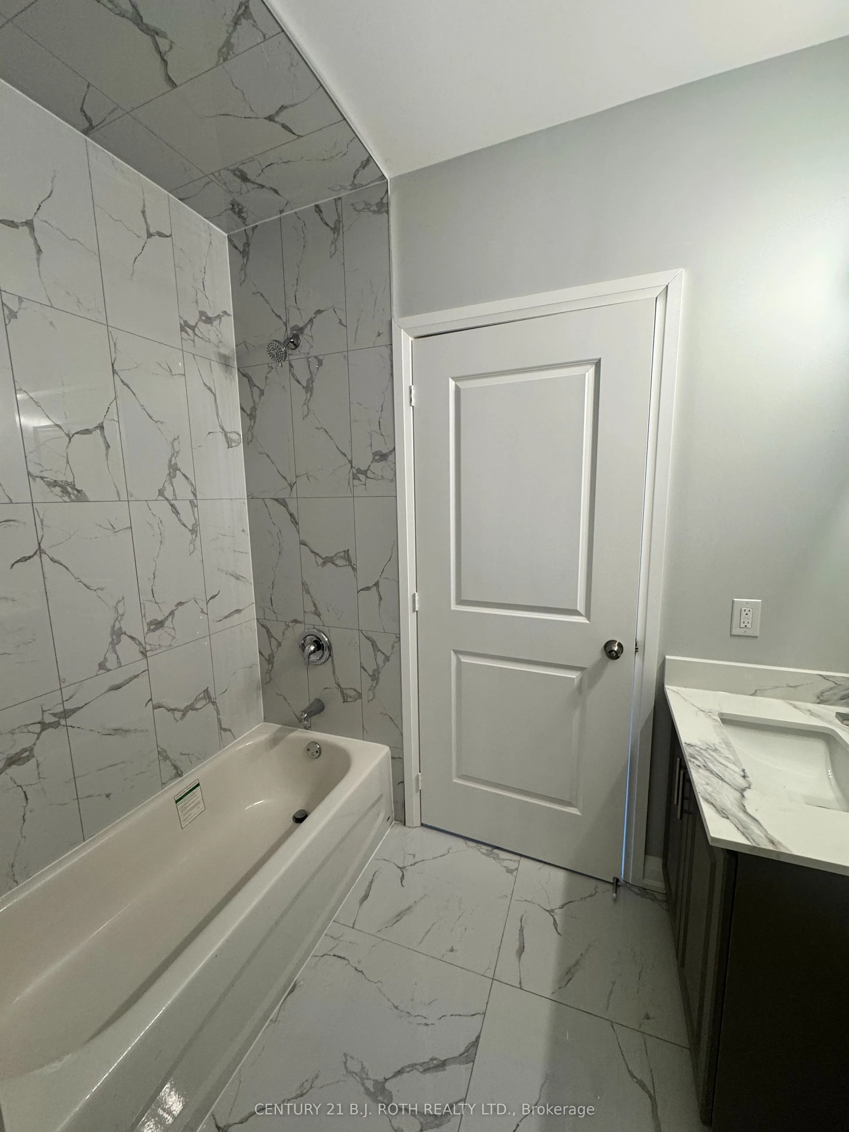 260 Eagle Street, #12
