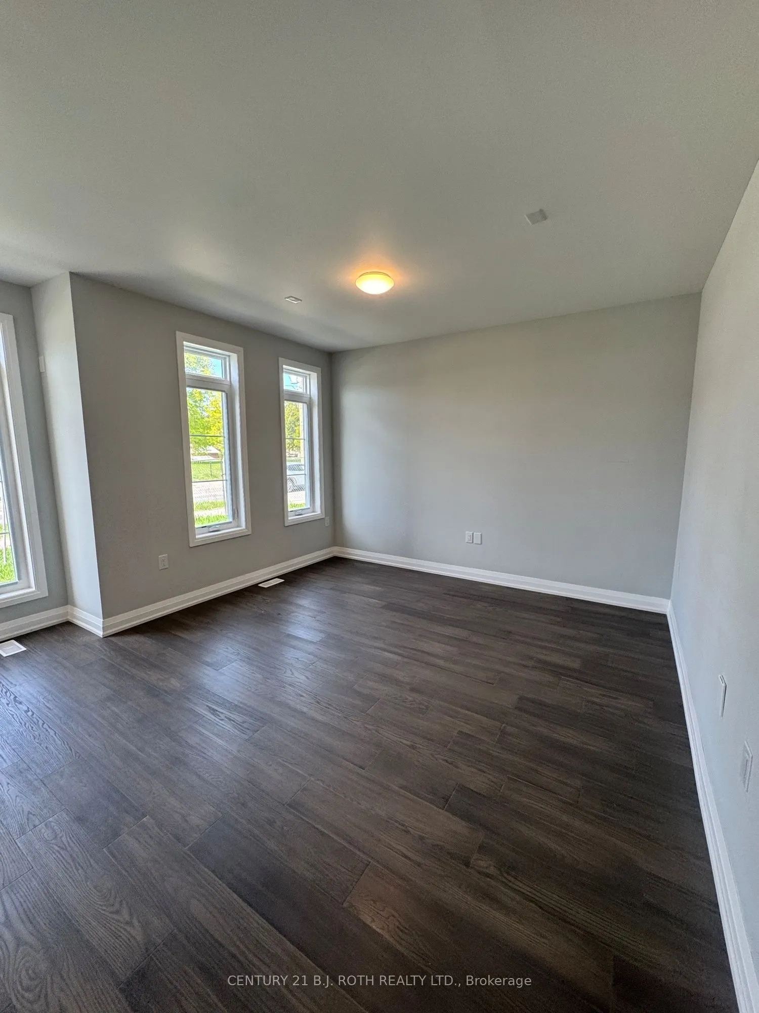 260 Eagle Street, #12