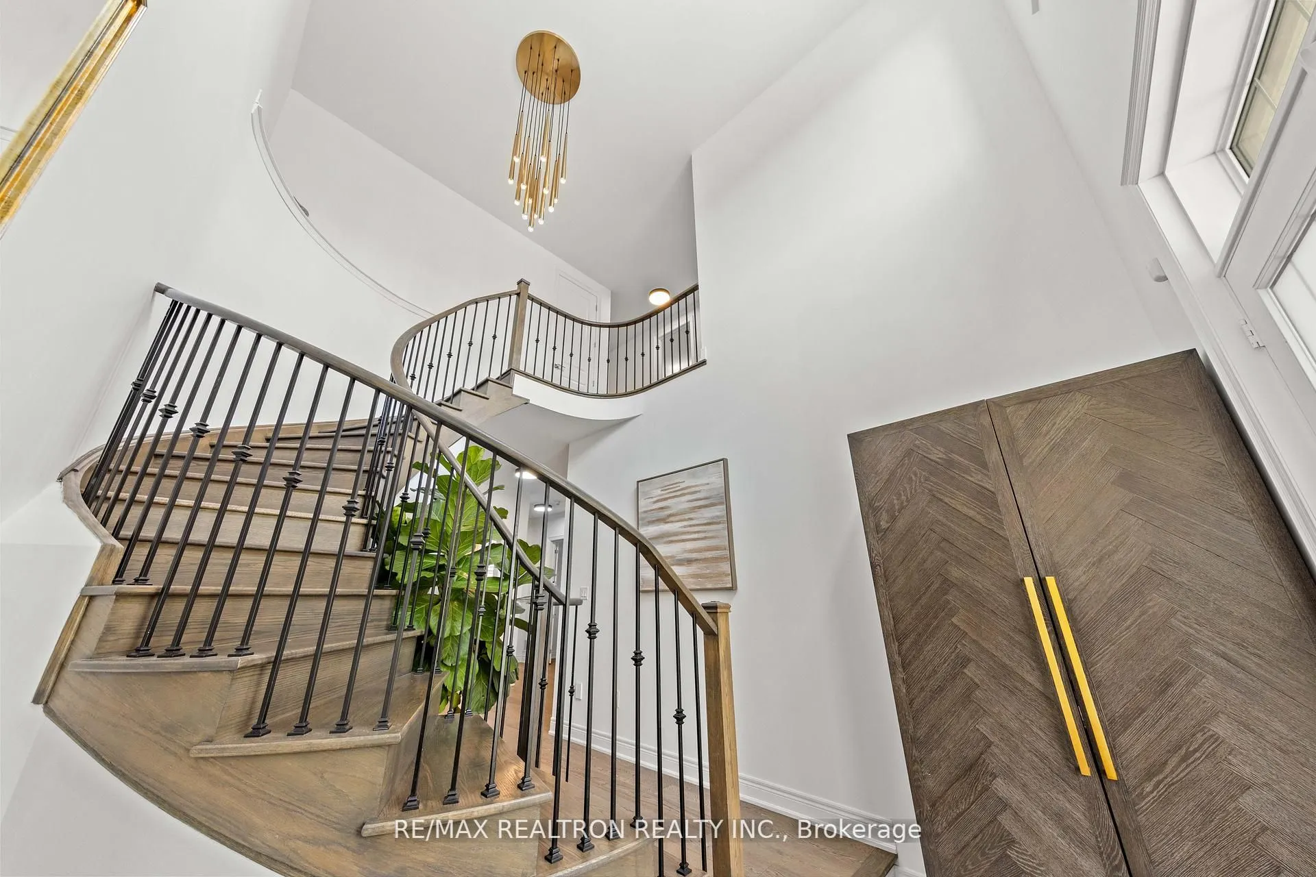 92 Chaiwood Court
