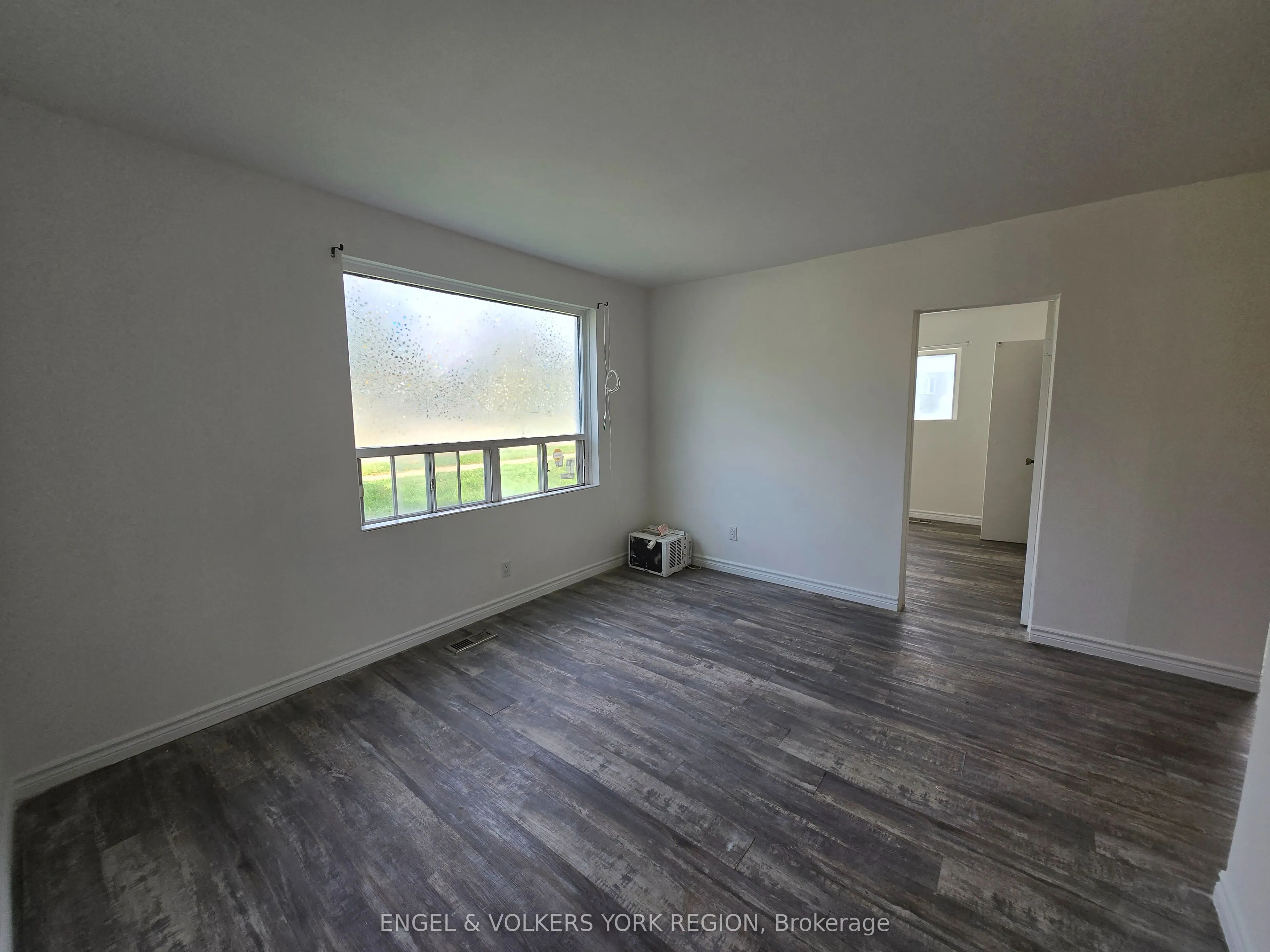 41 Essa Road S, #1