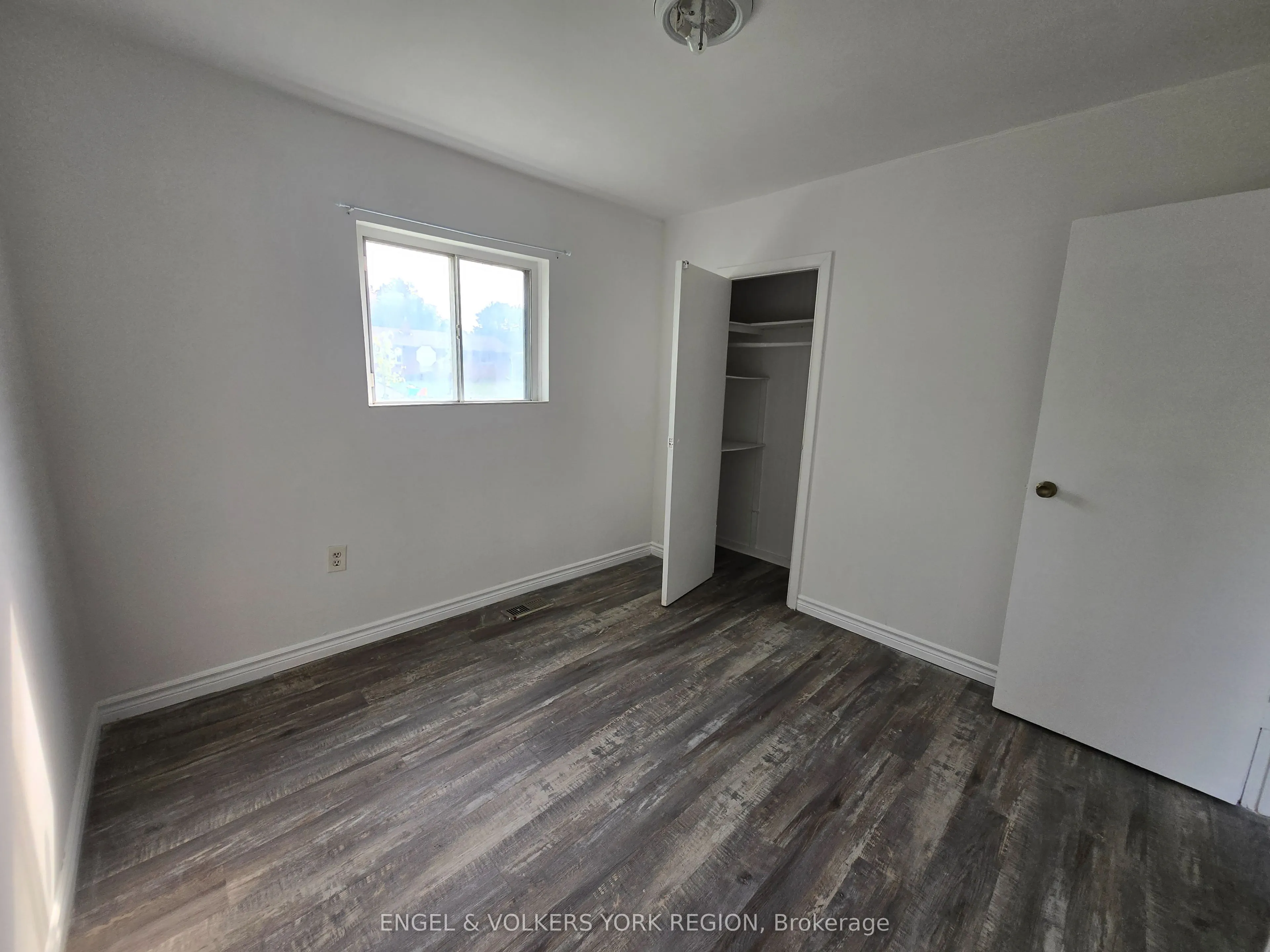 41 Essa Road S, #1