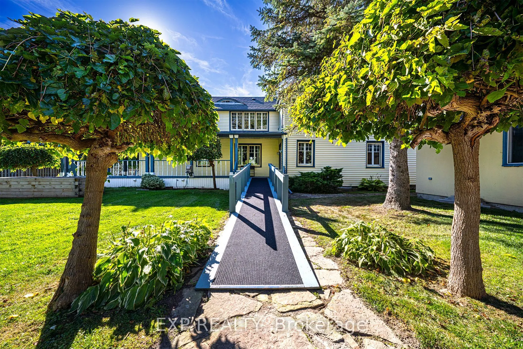376 Lake Drive N