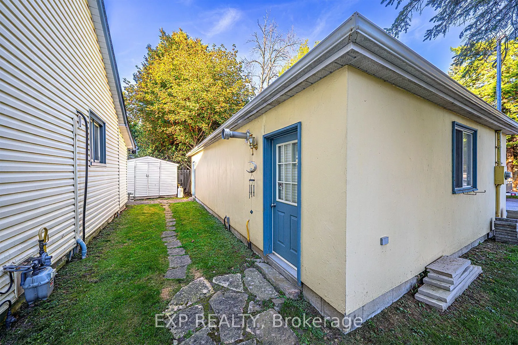 376 Lake Drive N