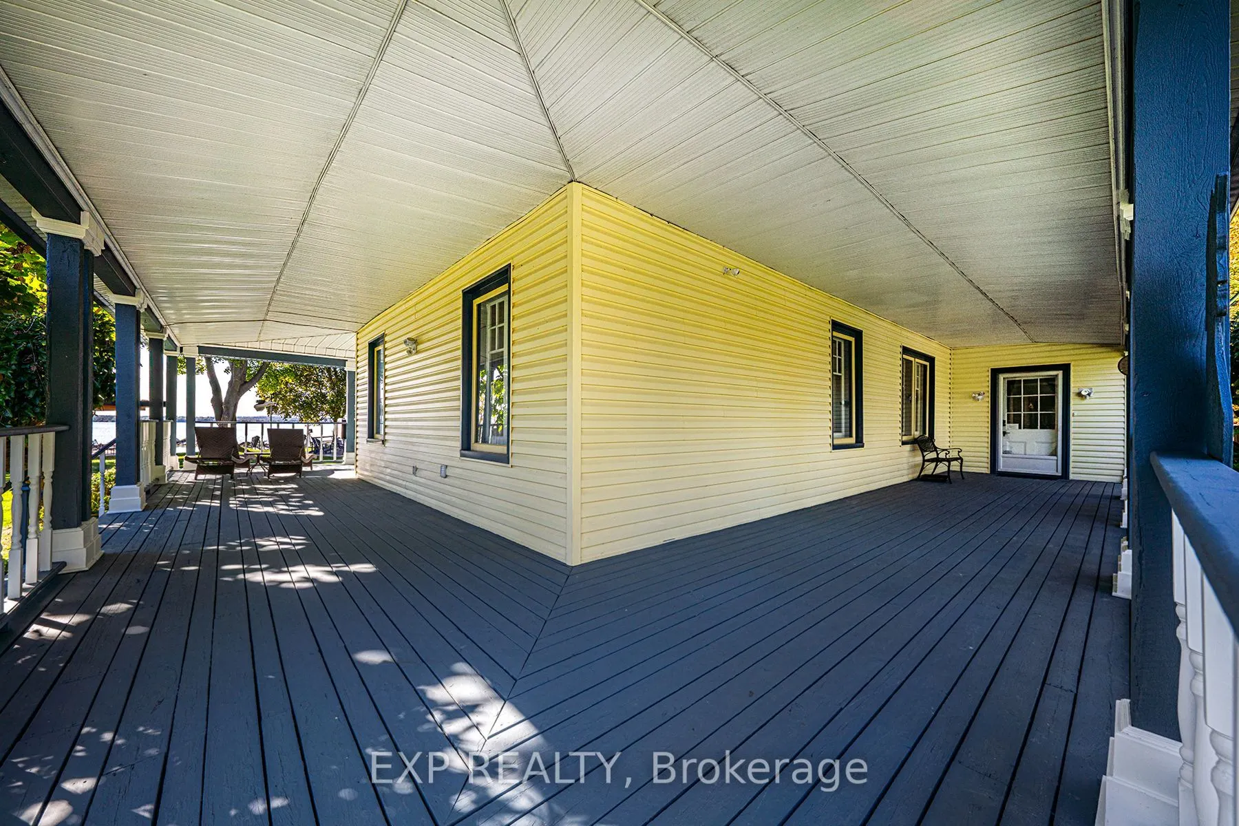 376 Lake Drive N
