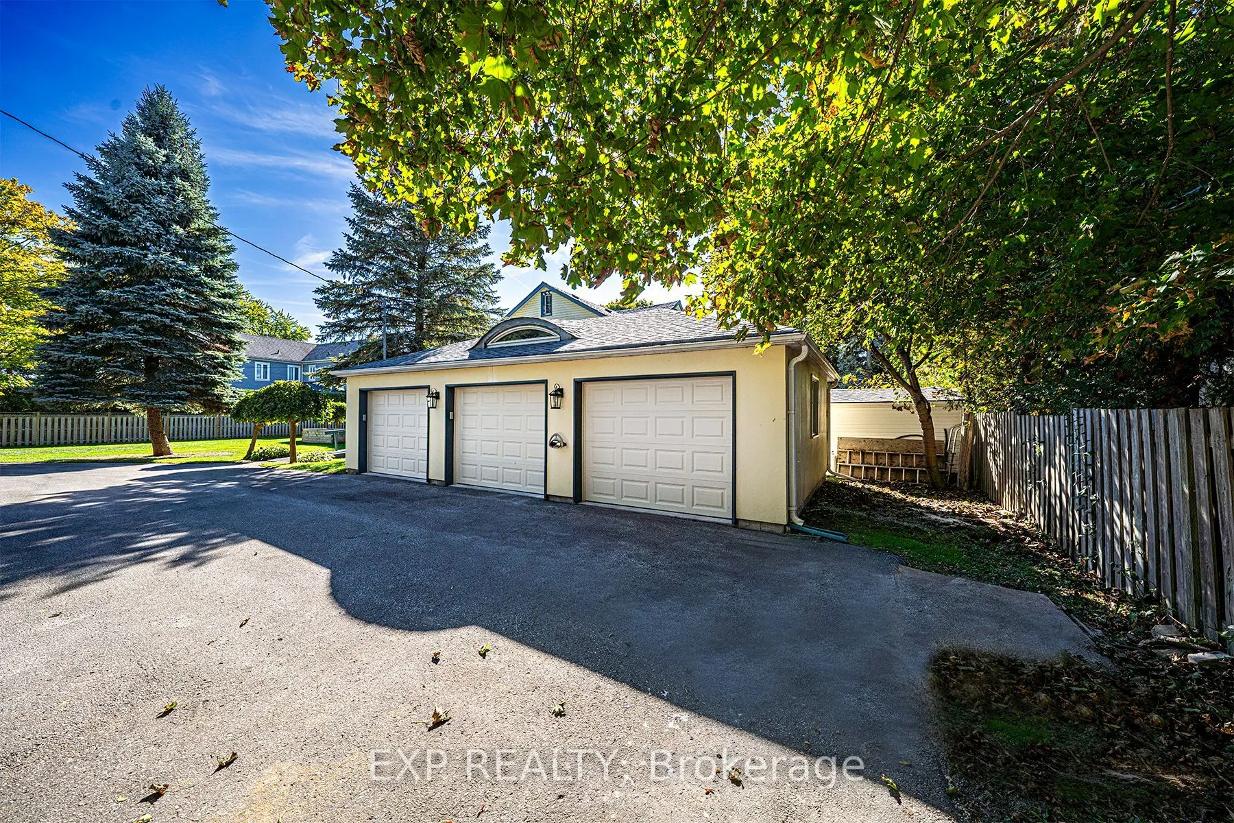 376 Lake Drive N