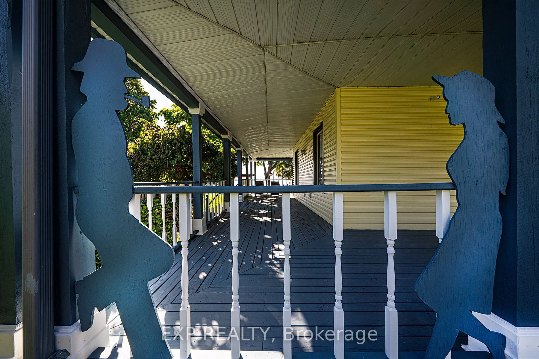 376 Lake Drive N