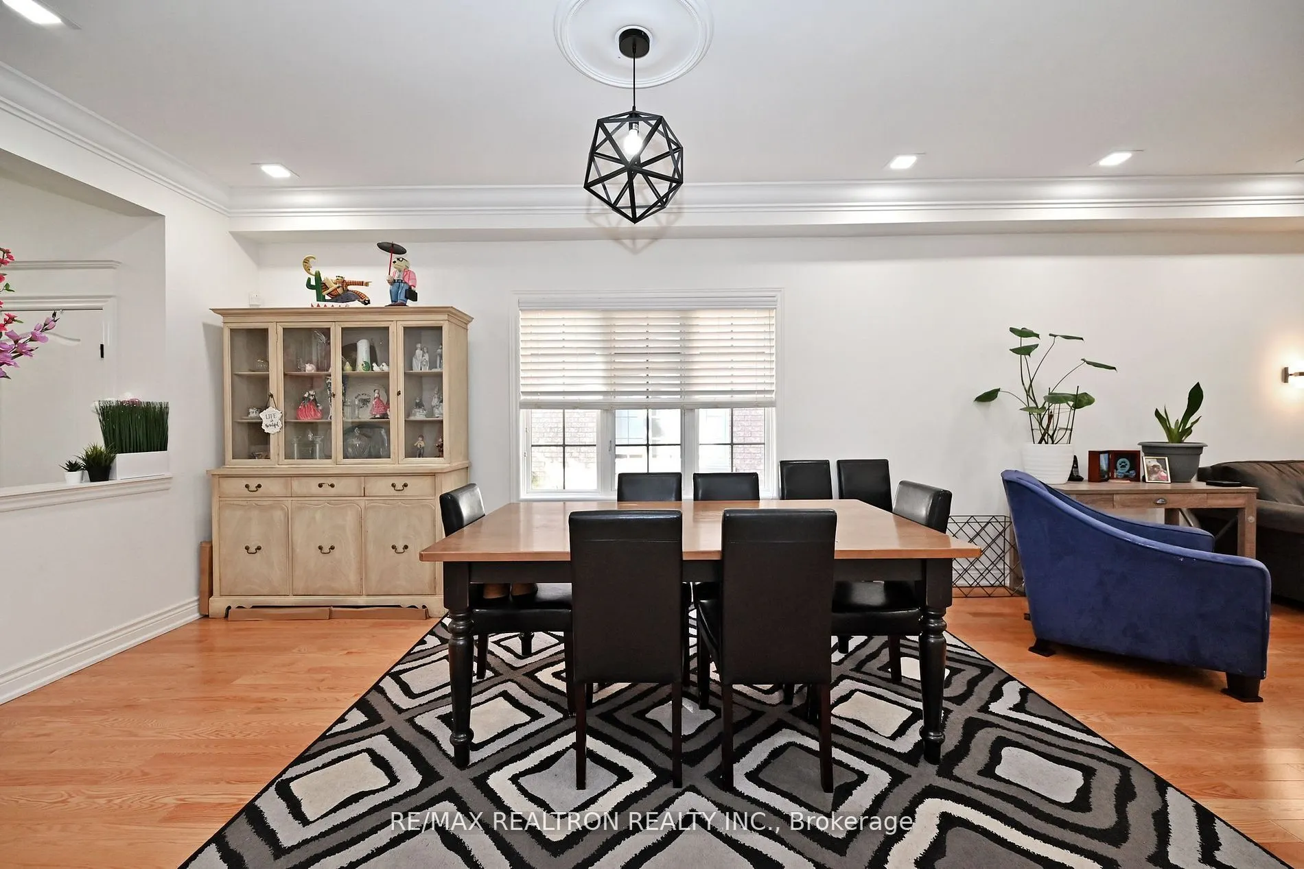 100 Kingsbridge Circle