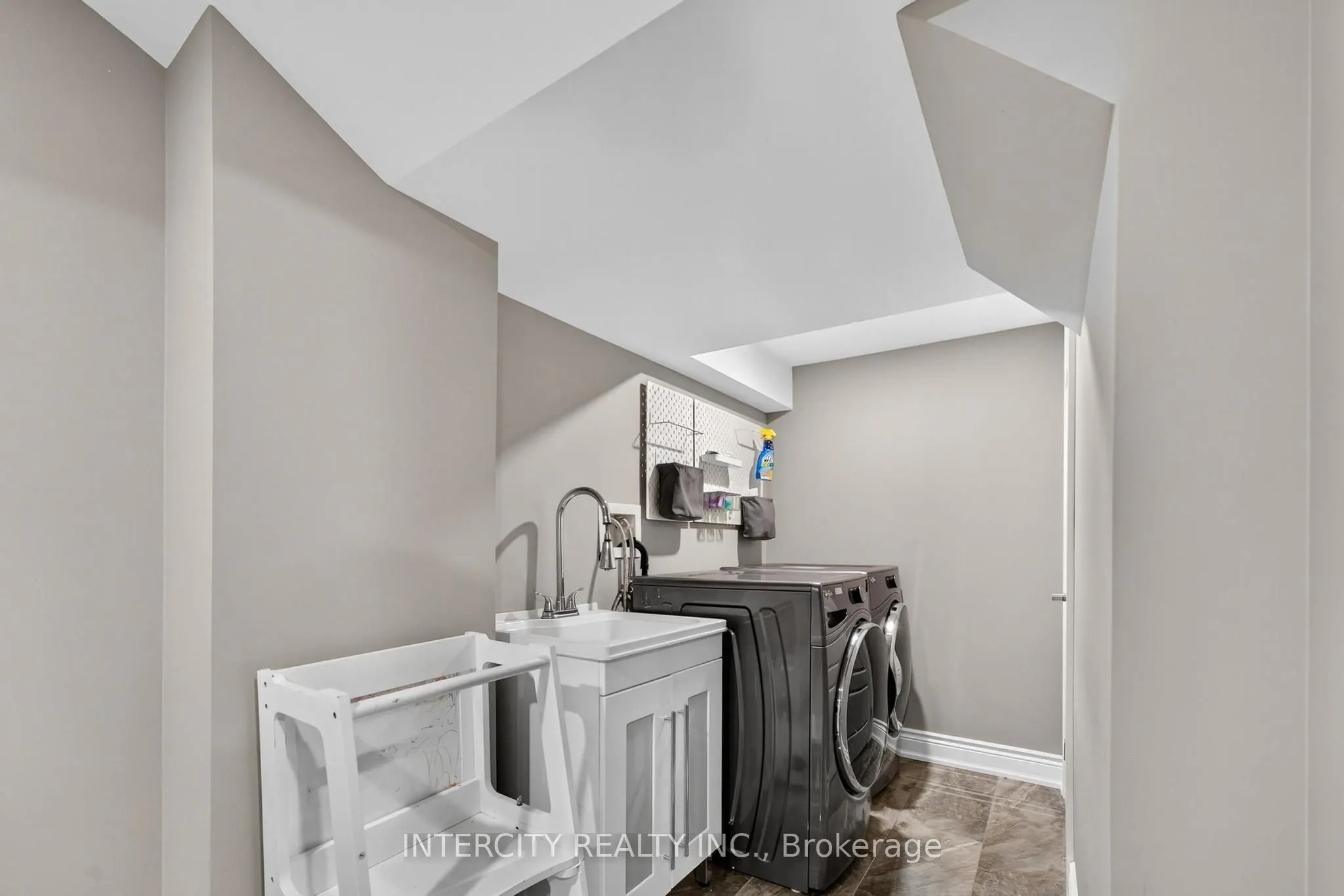 14 Great Heron Court