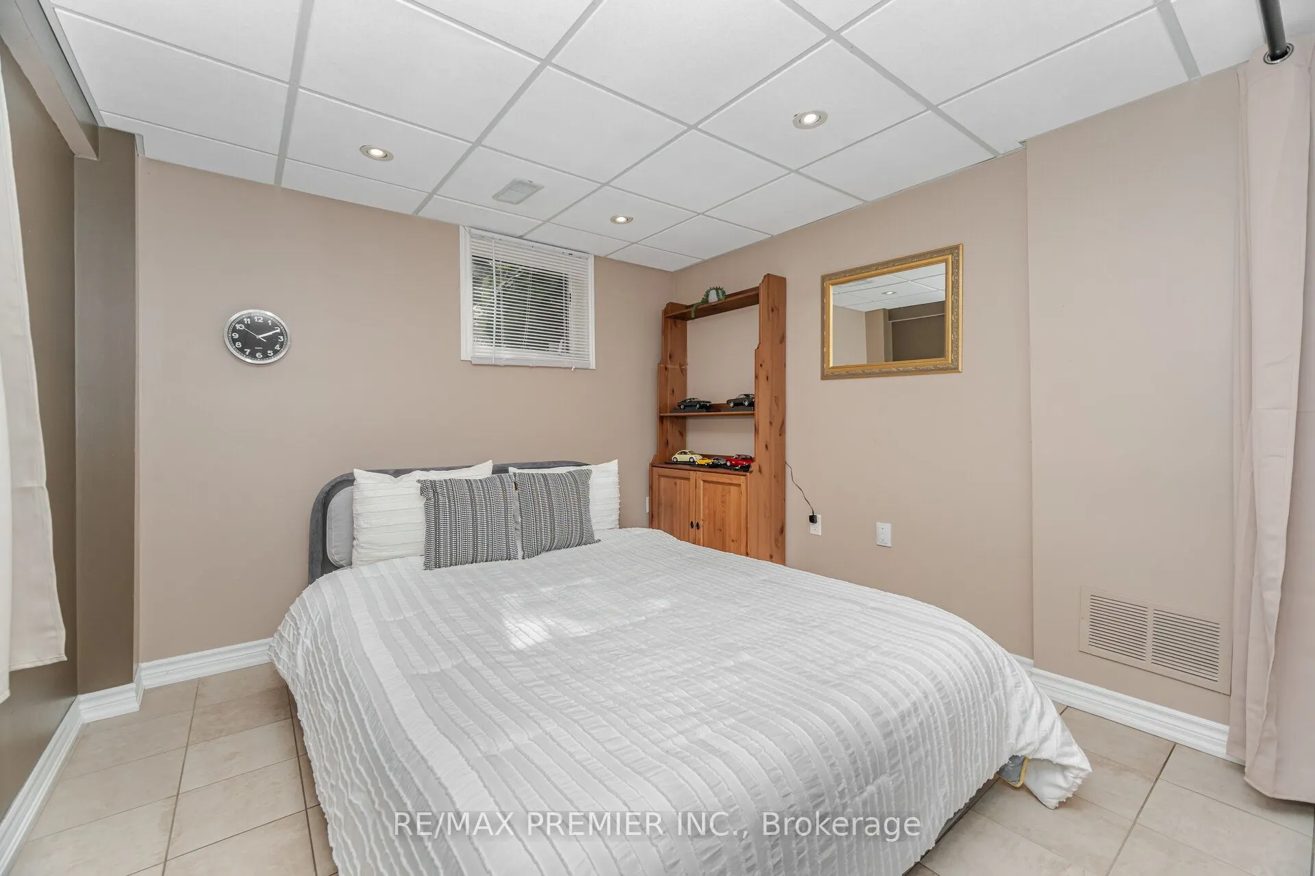 183 Regency View Heights