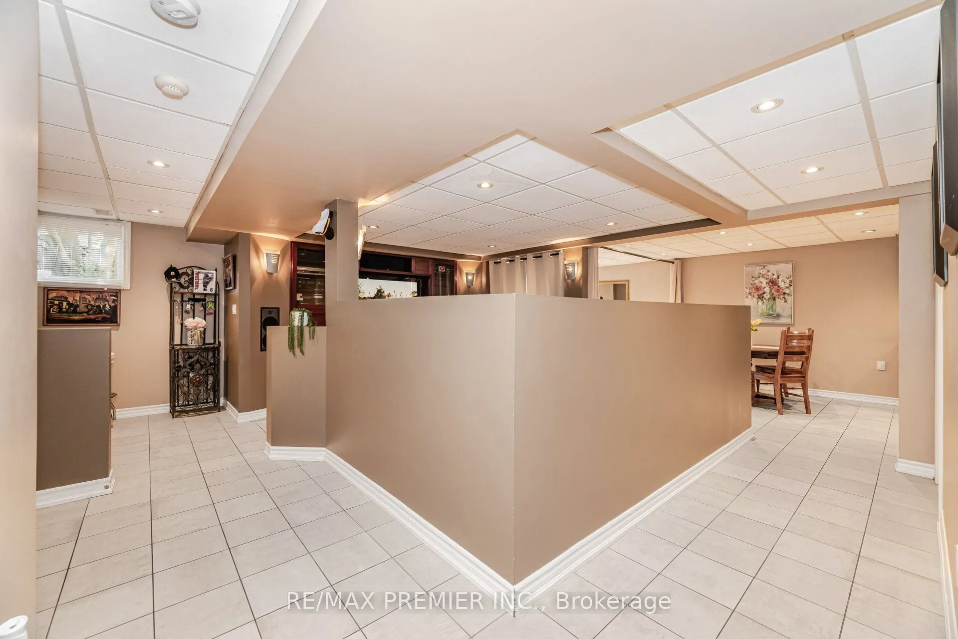 183 Regency View Heights
