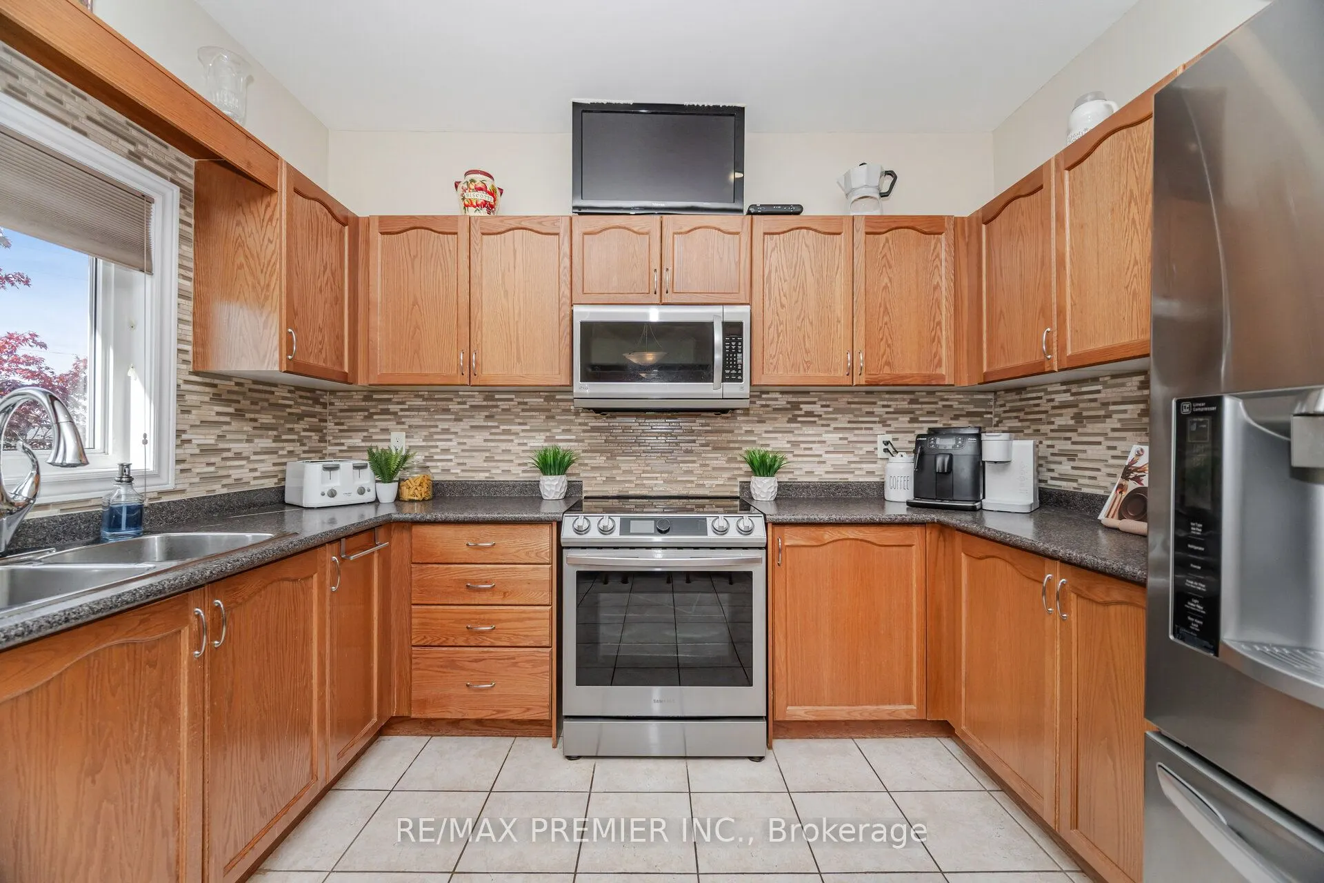 183 Regency View Heights