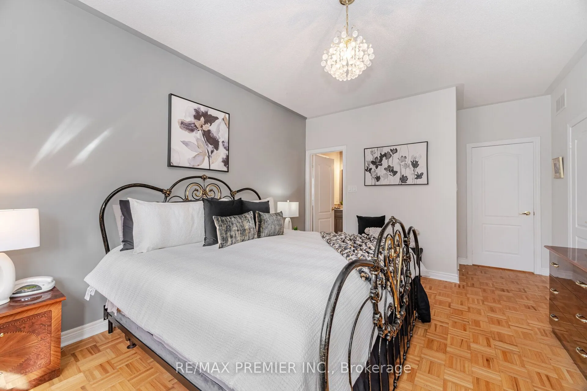 183 Regency View Heights