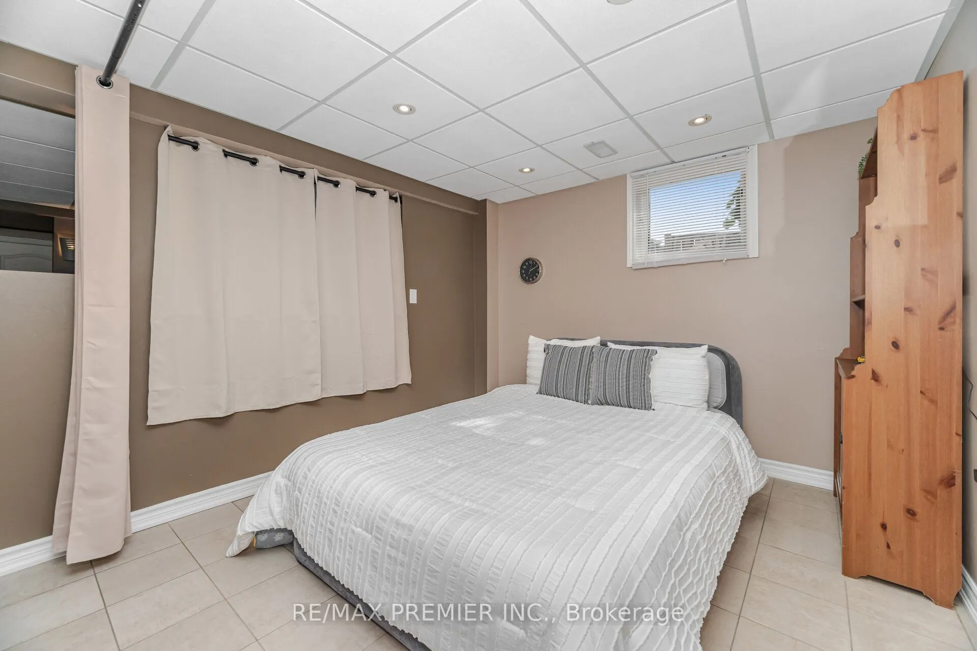 183 Regency View Heights